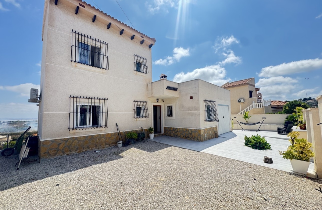 Wiederverkauf - Freistehende Villa -
San Miguel de Salinas