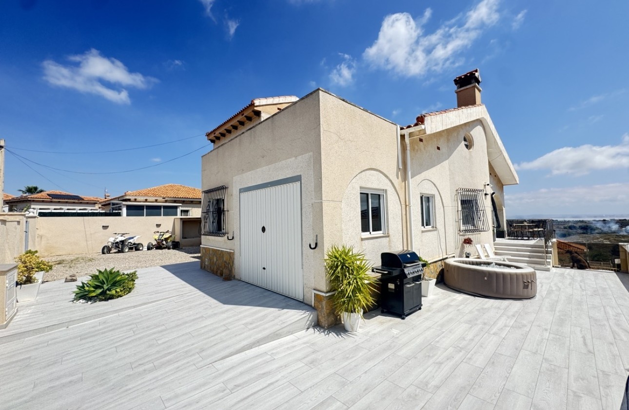 Wiederverkauf - Freistehende Villa -
San Miguel de Salinas