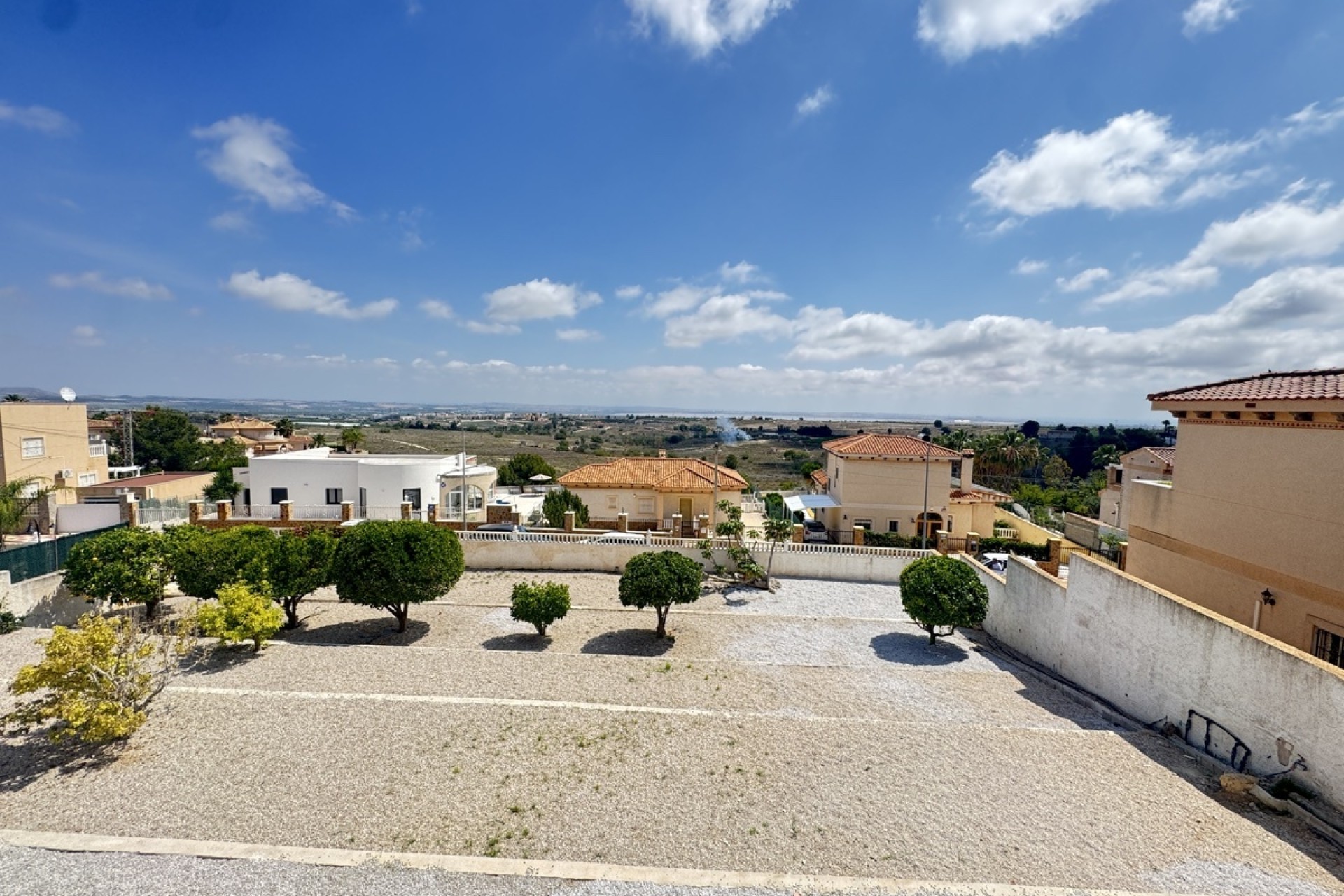 Wiederverkauf - Freistehende Villa -
San Miguel de Salinas