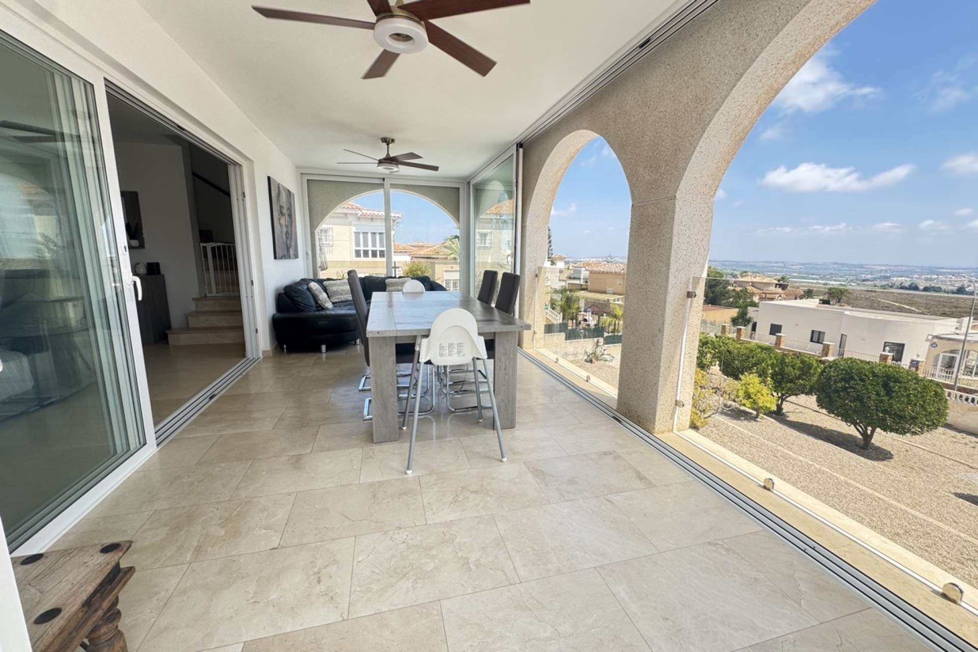 Wiederverkauf - Freistehende Villa -
San Miguel de Salinas