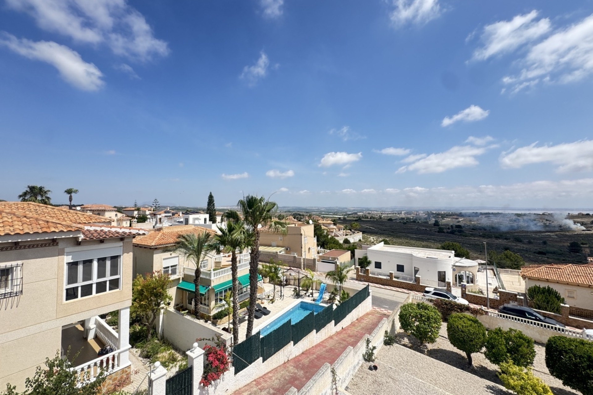 Wiederverkauf - Freistehende Villa -
San Miguel de Salinas