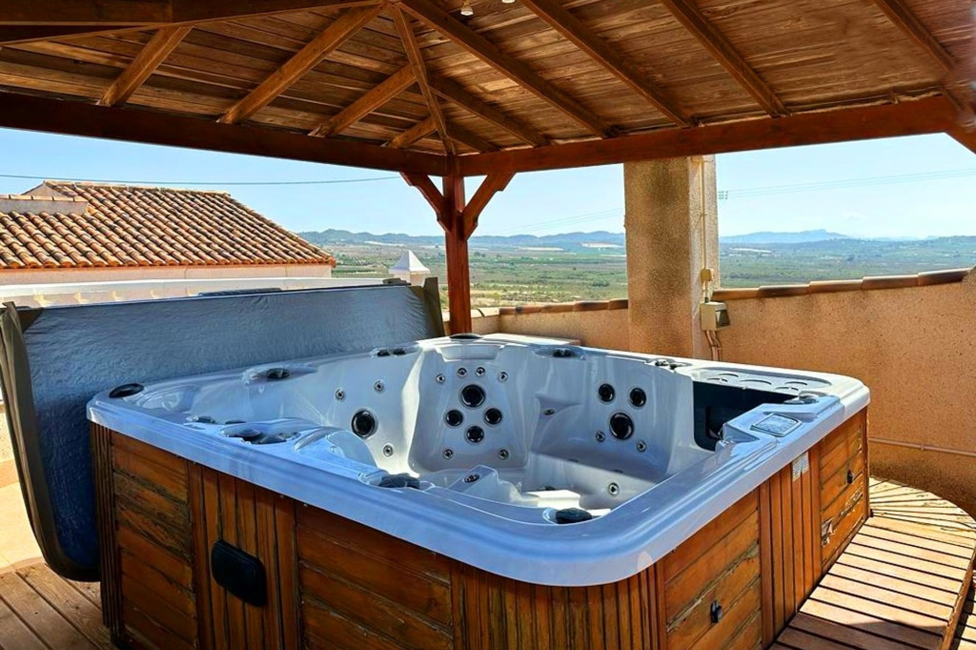 Wiederverkauf - Freistehende Villa -
San Miguel de Salinas