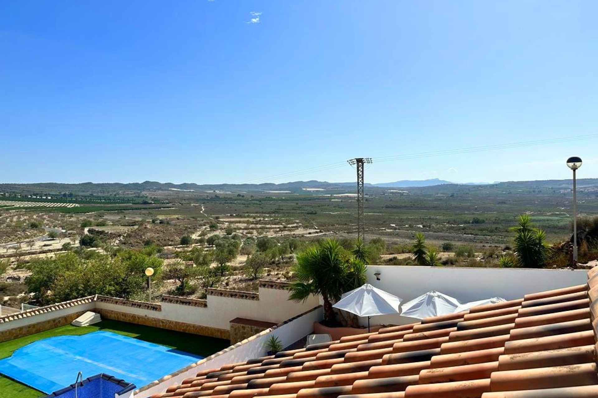 Wiederverkauf - Freistehende Villa -
San Miguel de Salinas
