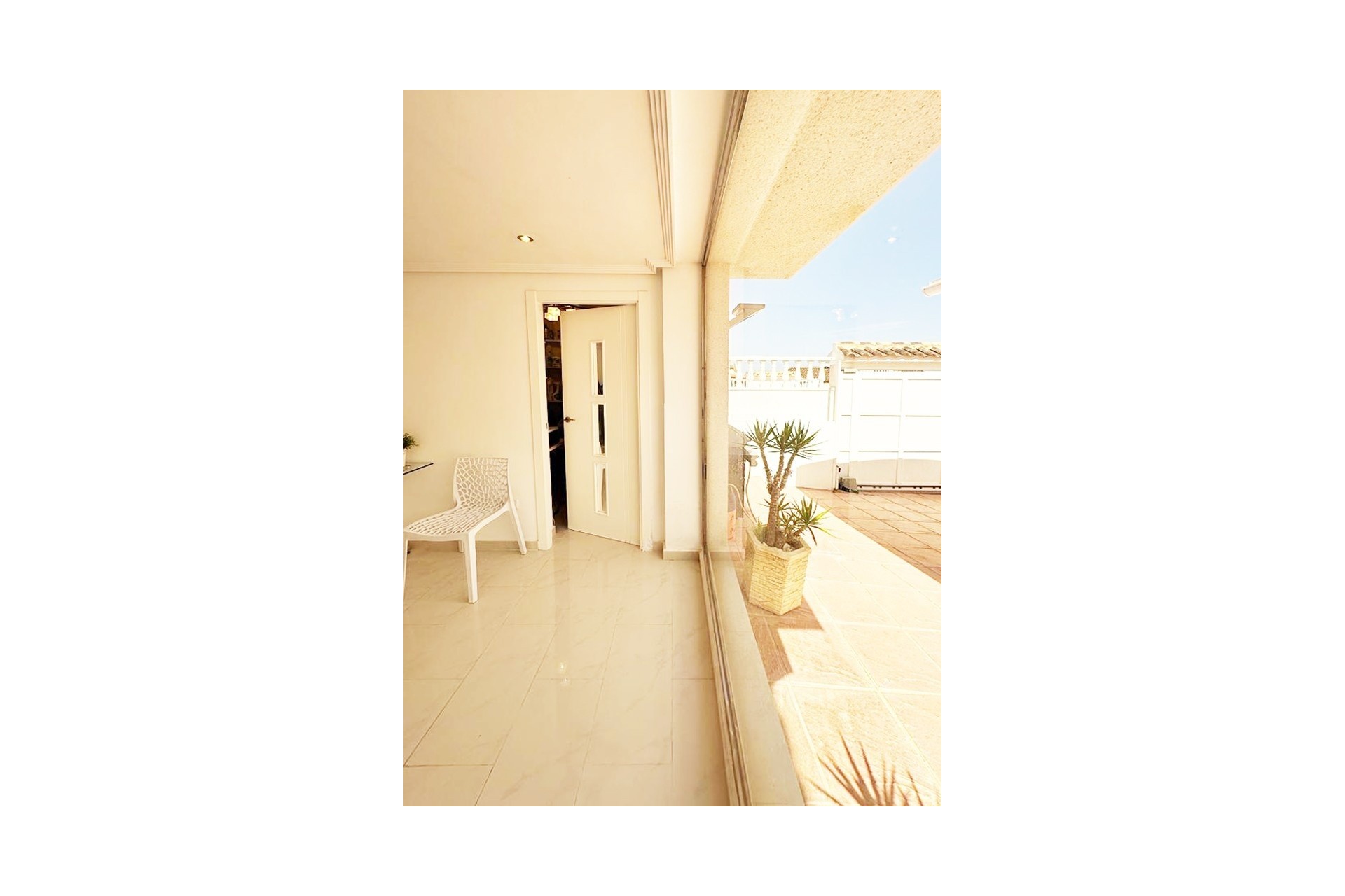 Wiederverkauf - Freistehende Villa -
San Miguel de Salinas