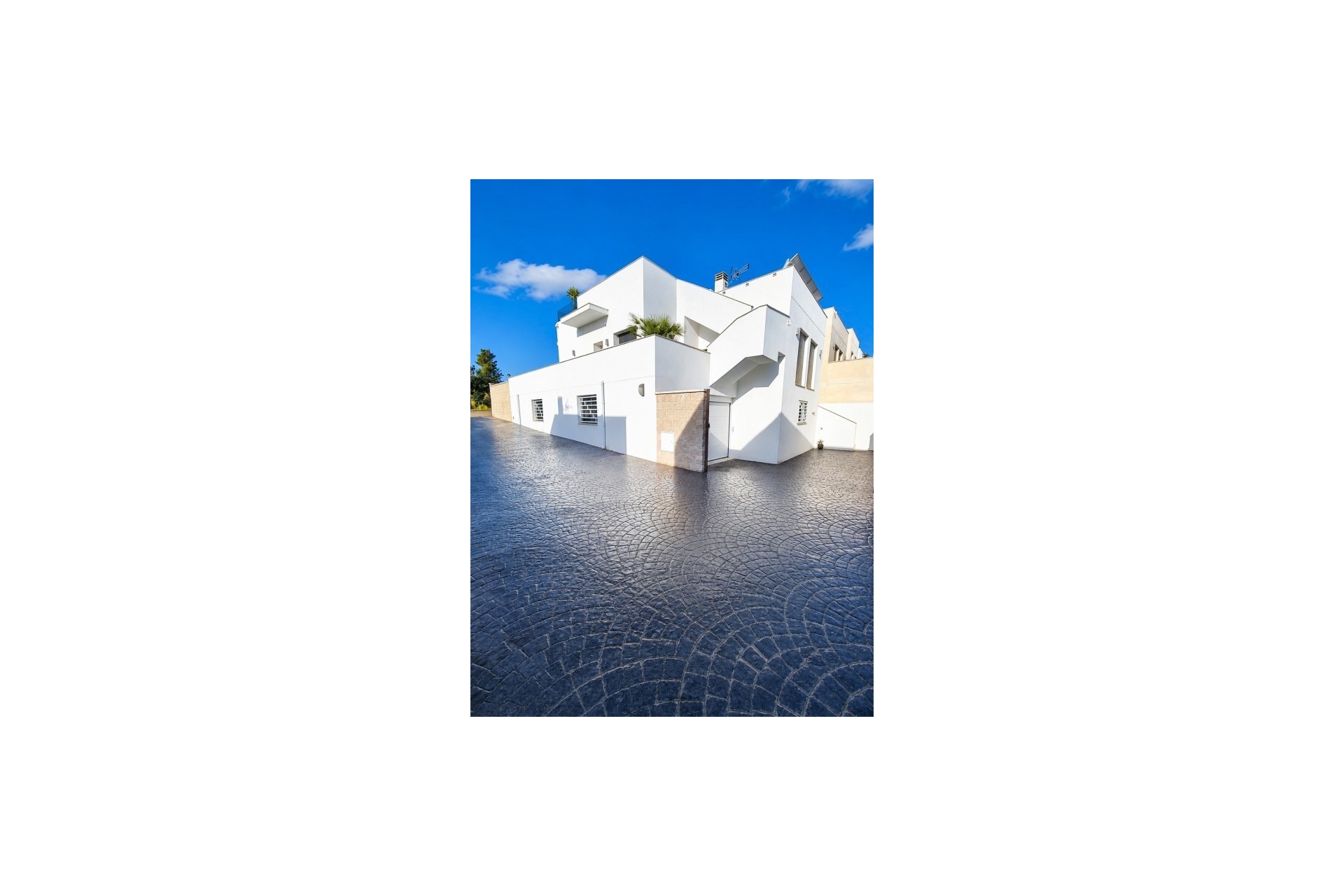 Wiederverkauf - Freistehende Villa -
San Miguel de Salinas