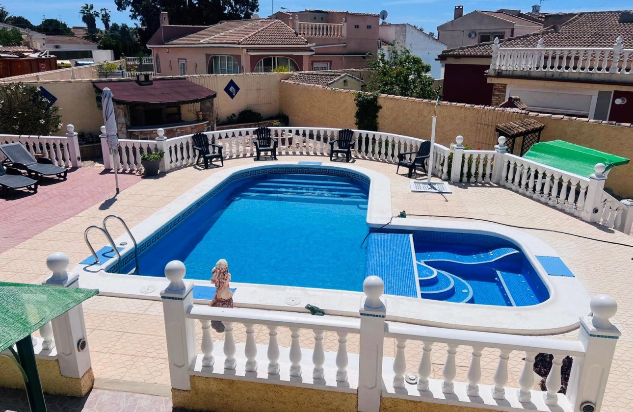 Wiederverkauf - Freistehende Villa -
Torrevieja - 0