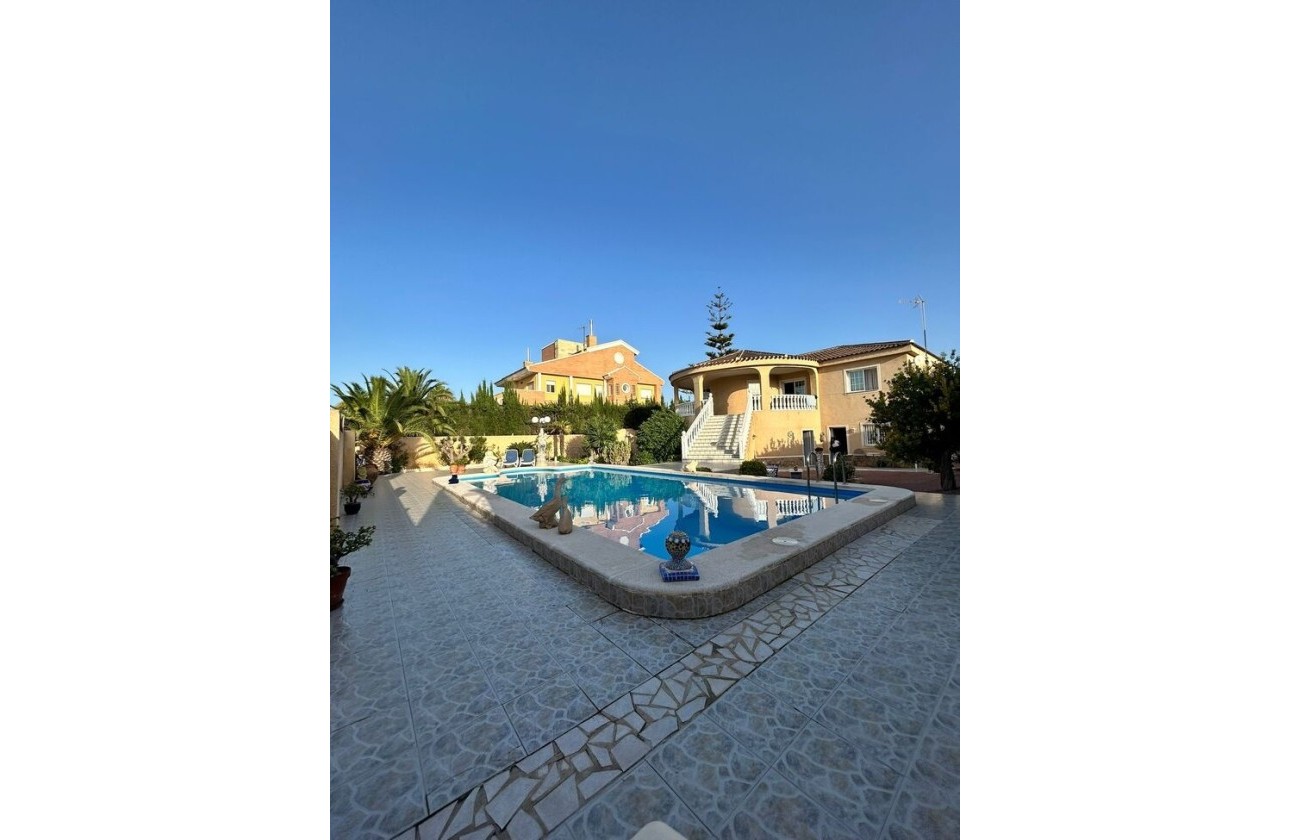 Wiederverkauf - Freistehende Villa -
Torrevieja - Aguas Nuevas