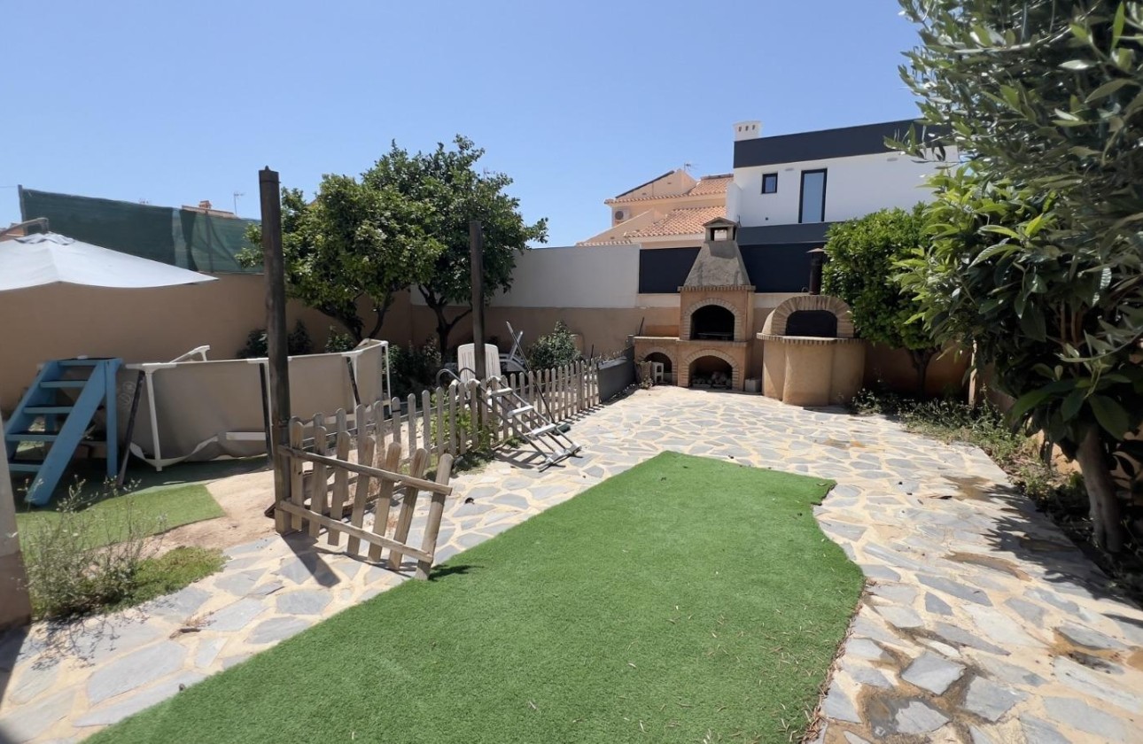 Wiederverkauf - Freistehende Villa -
Torrevieja - Aguas Nuevas