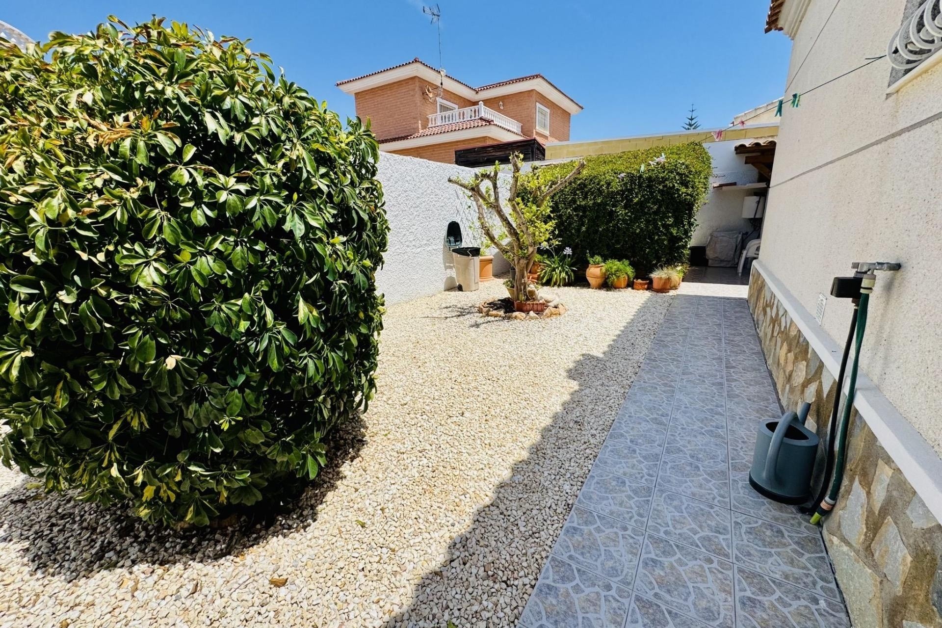 Wiederverkauf - Freistehende Villa -
Torrevieja - La Siesta - El Salado - Torreta