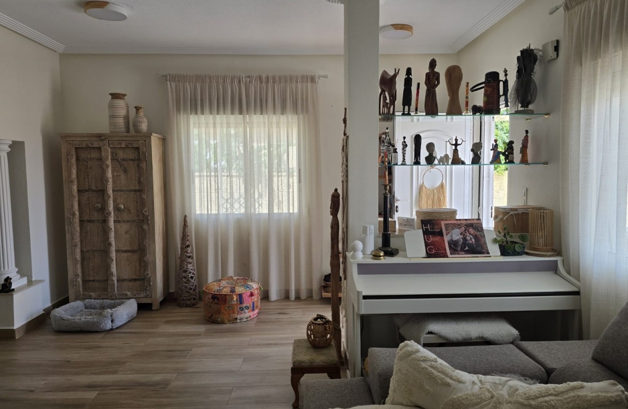 Wiederverkauf - Freistehende Villa -
Torrevieja - La Siesta