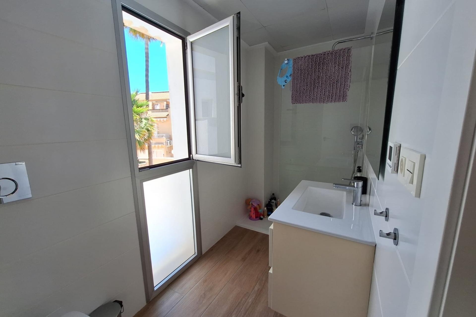 Wiederverkauf - Freistehende Villa -
Torrevieja - Los Frutales