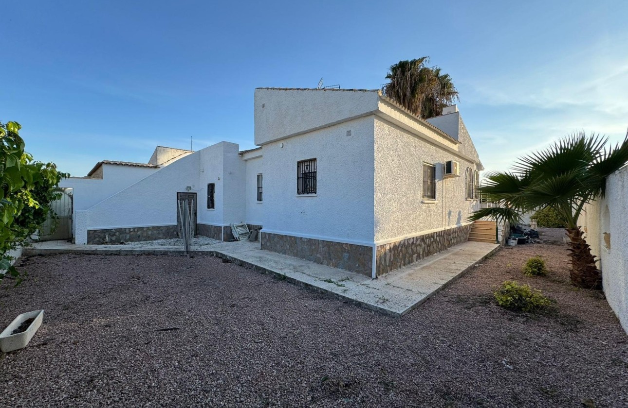 Wiederverkauf - Freistehende Villa -
Torrevieja - San luis