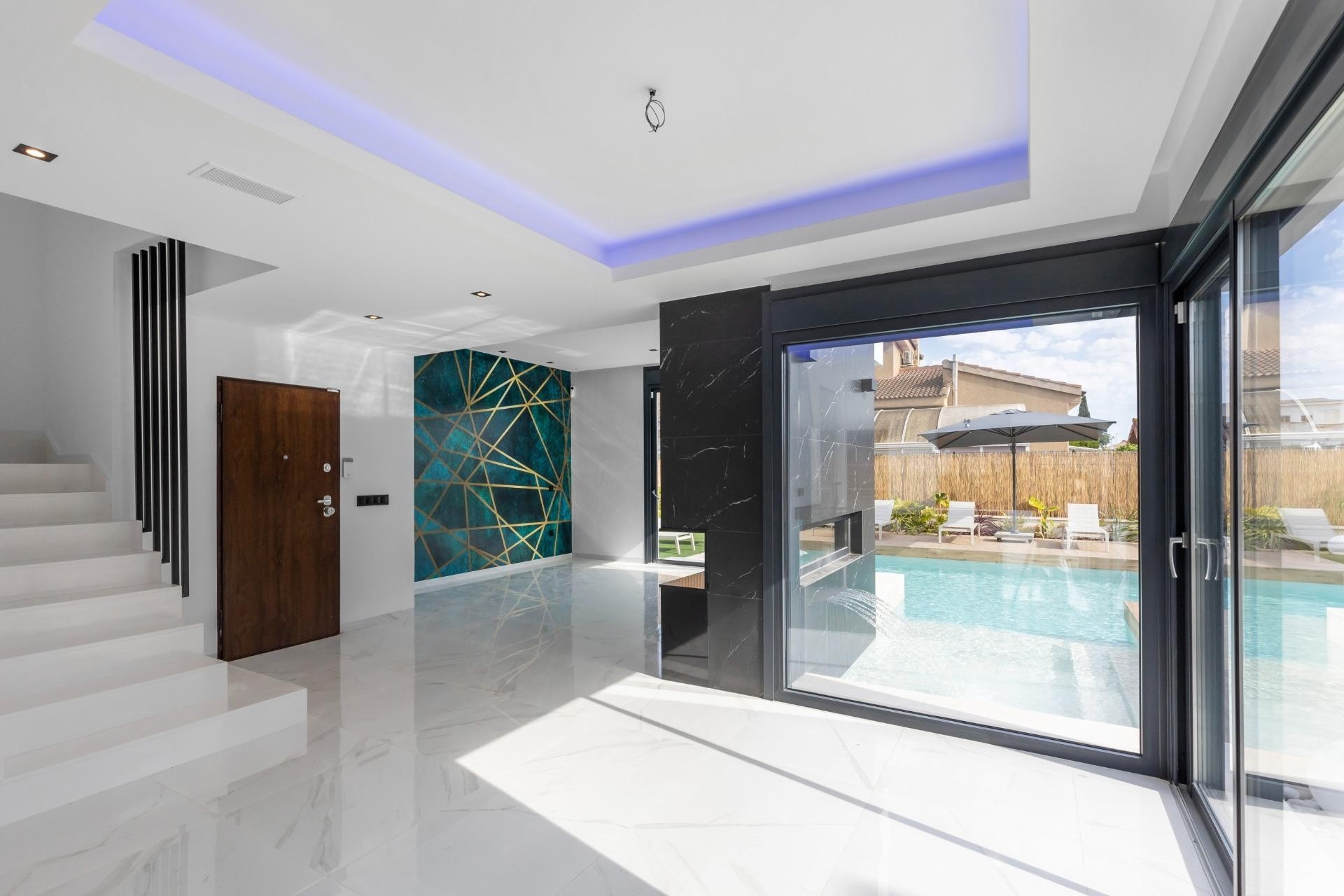 Wiederverkauf - Freistehende Villa -
Torrevieja - Torreta florida