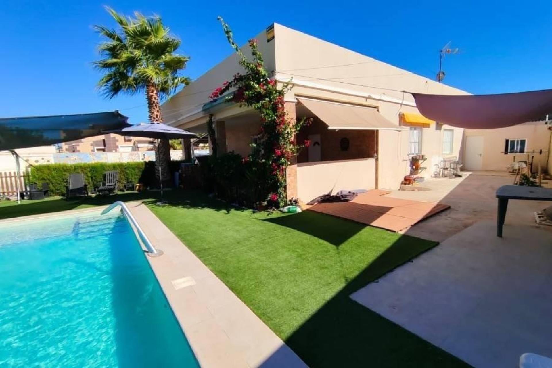 Wiederverkauf - Freistehende Villa -
Torrevieja - Torreta florida