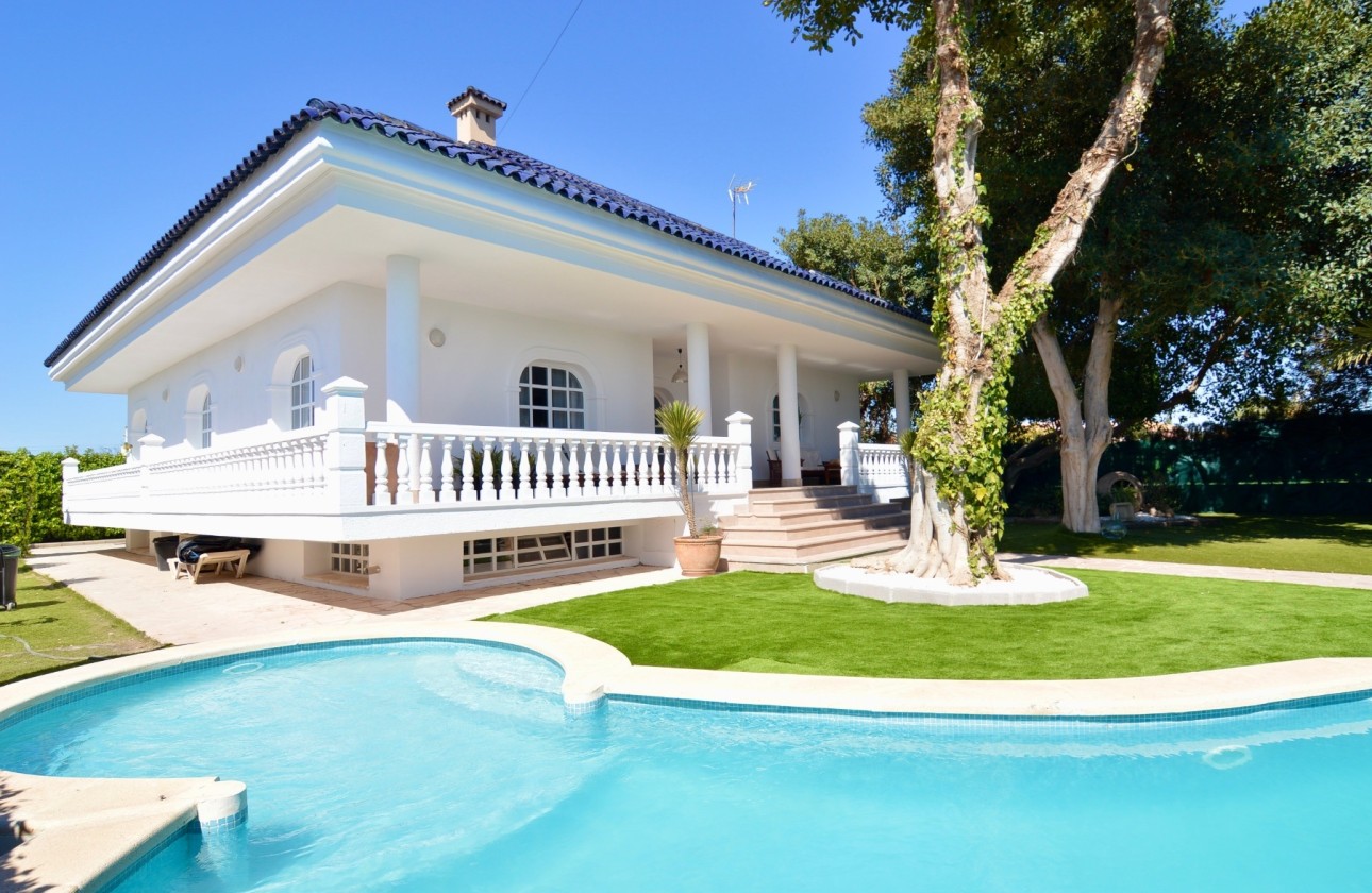 Wiederverkauf - Freistehende Villa -
Torrevieja - Torreta-Florida