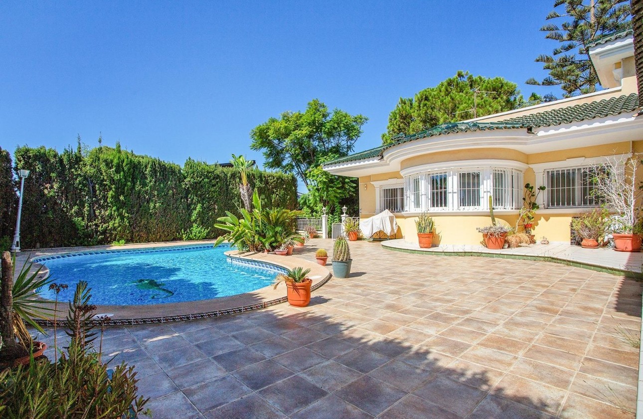 Wiederverkauf - Freistehende Villa -
Torrevieja - Torreta florida