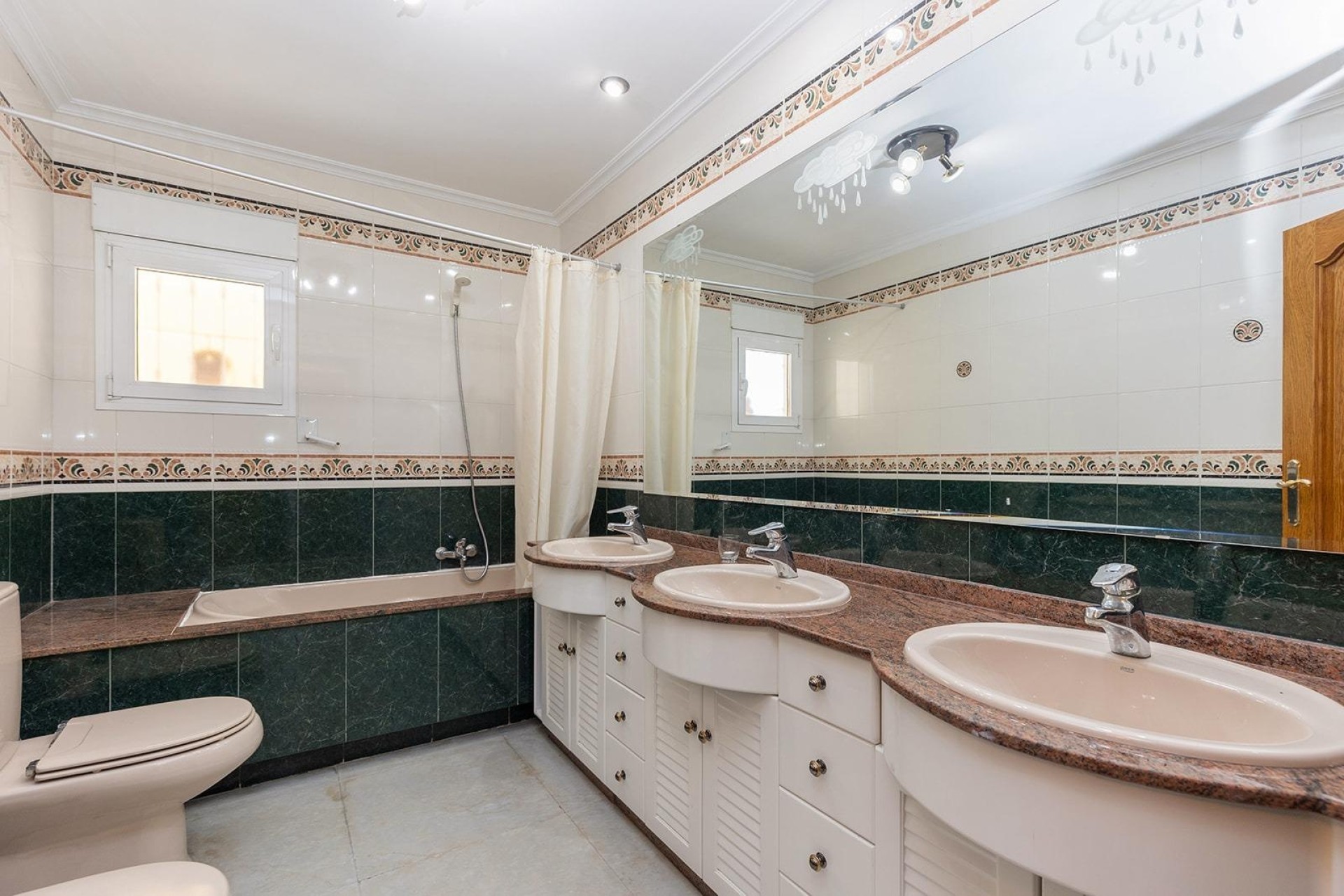 Wiederverkauf - Freistehende Villa -
Torrevieja - Torreta florida