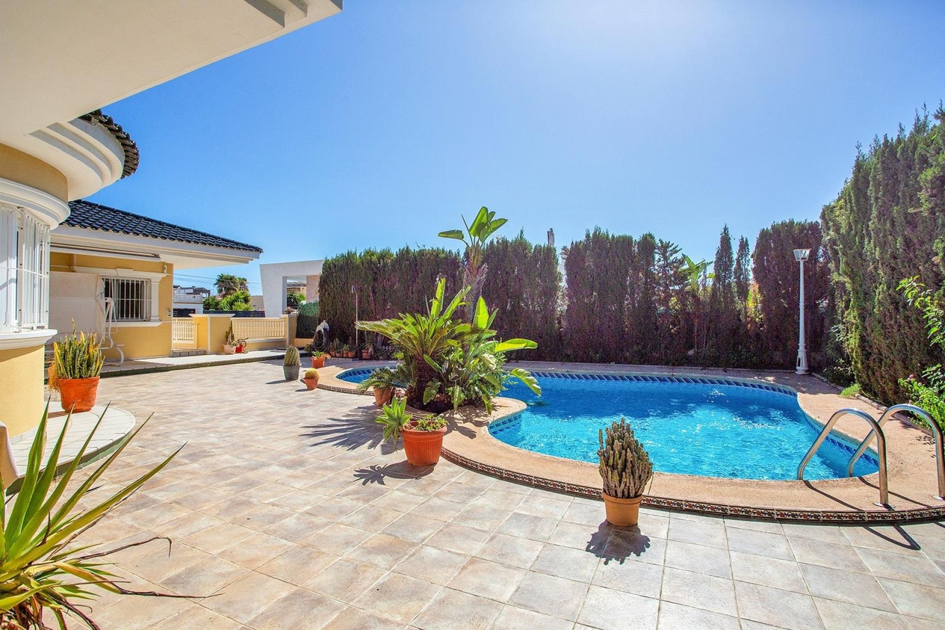 Wiederverkauf - Freistehende Villa -
Torrevieja - Torreta florida