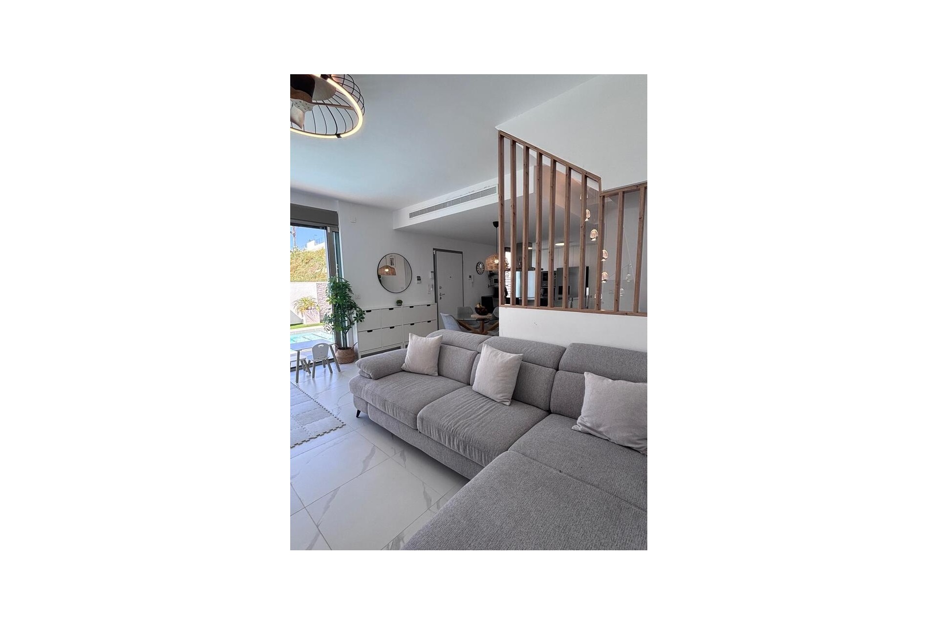 Wiederverkauf - Freistehende Villa -
Villamartín - Costa Blanca