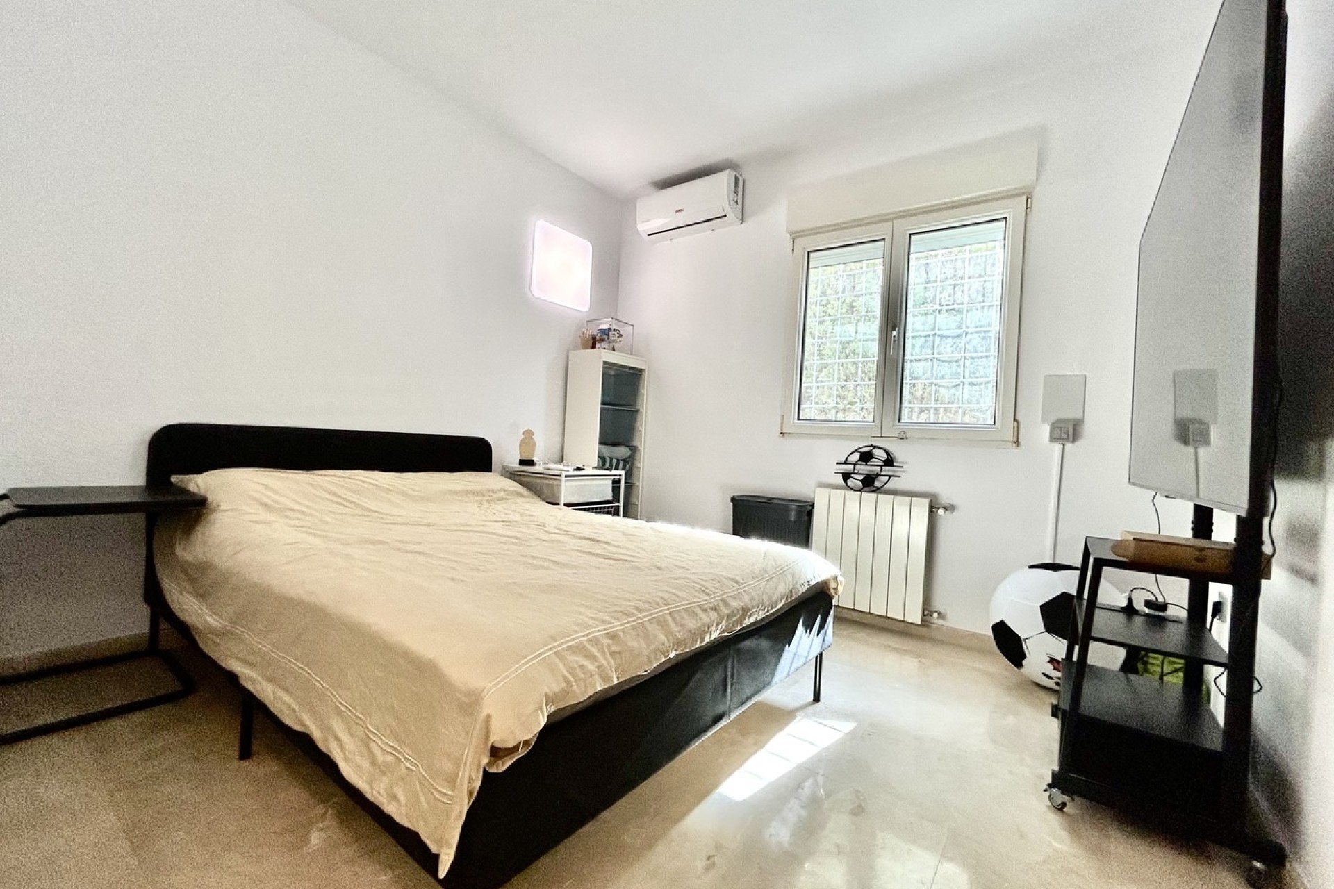 Wiederverkauf - Freistehende Villa -
Villamartín
