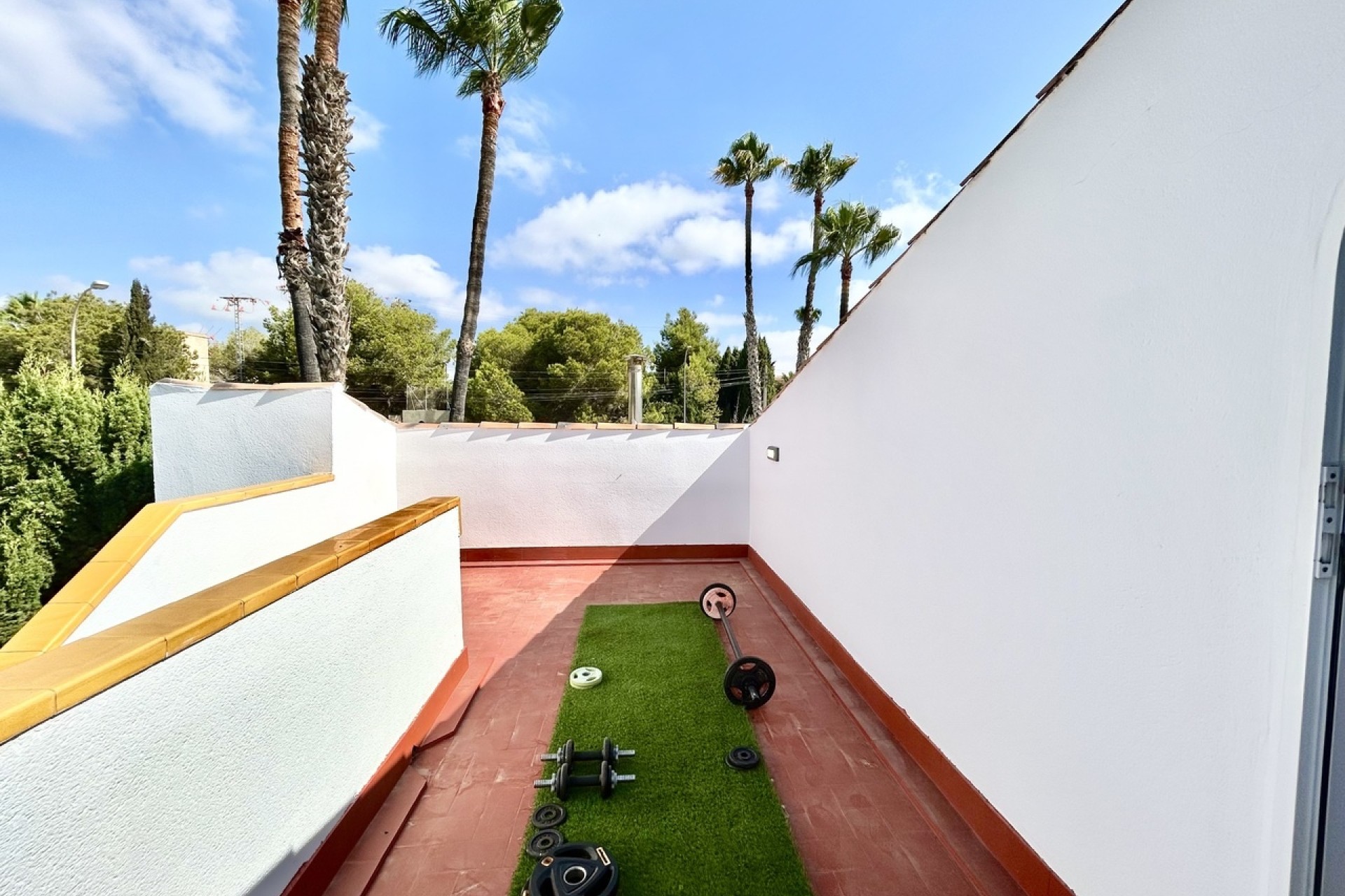 Wiederverkauf - Freistehende Villa -
Villamartín