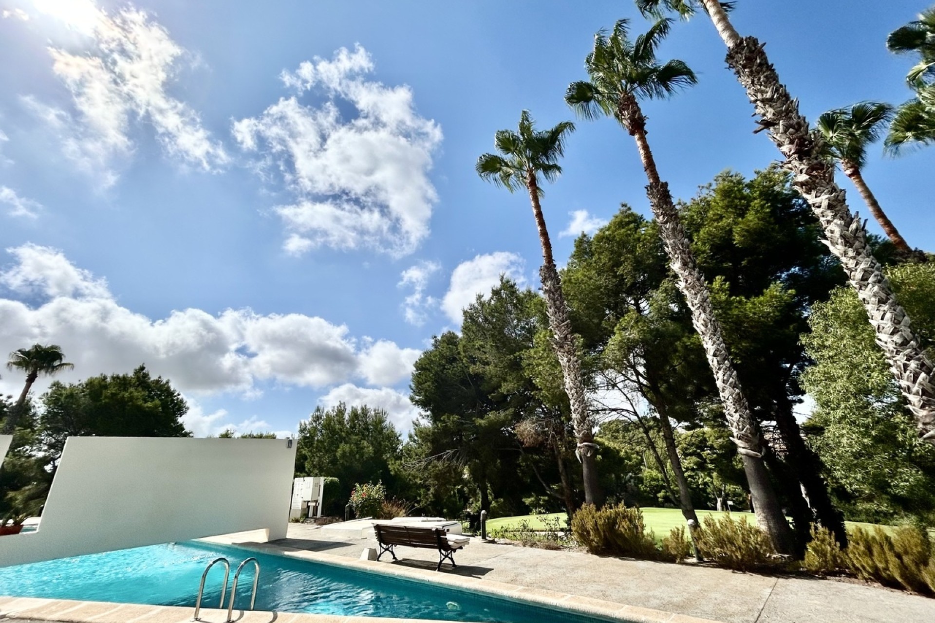 Wiederverkauf - Freistehende Villa -
Villamartín