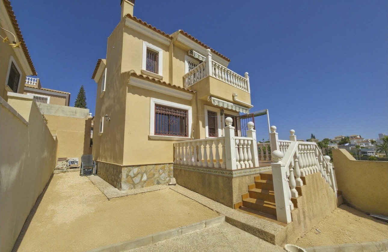 Wiederverkauf - Freistehende Villa -
Villamartín