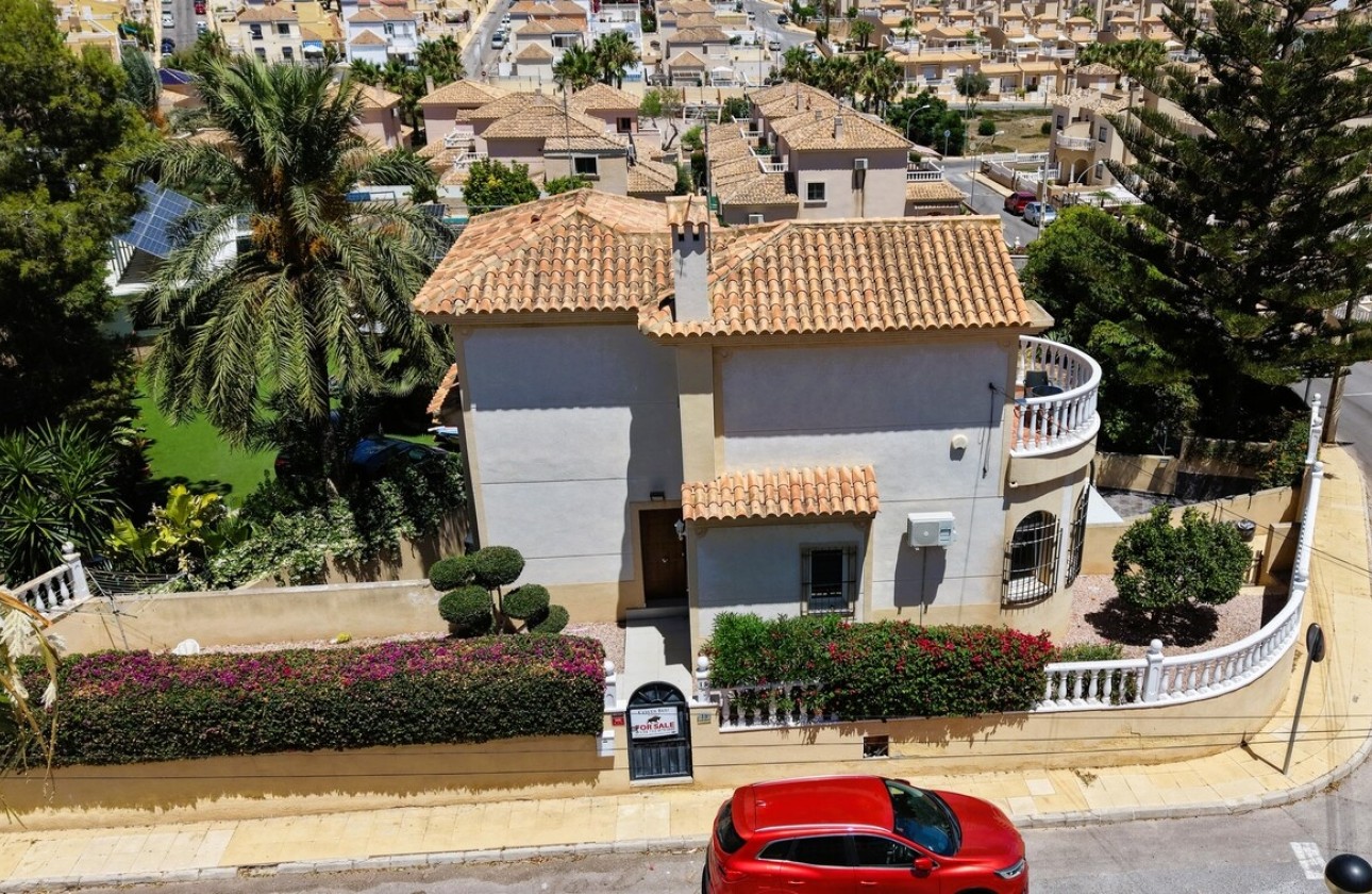 Wiederverkauf - Freistehende Villa -
Villamartín