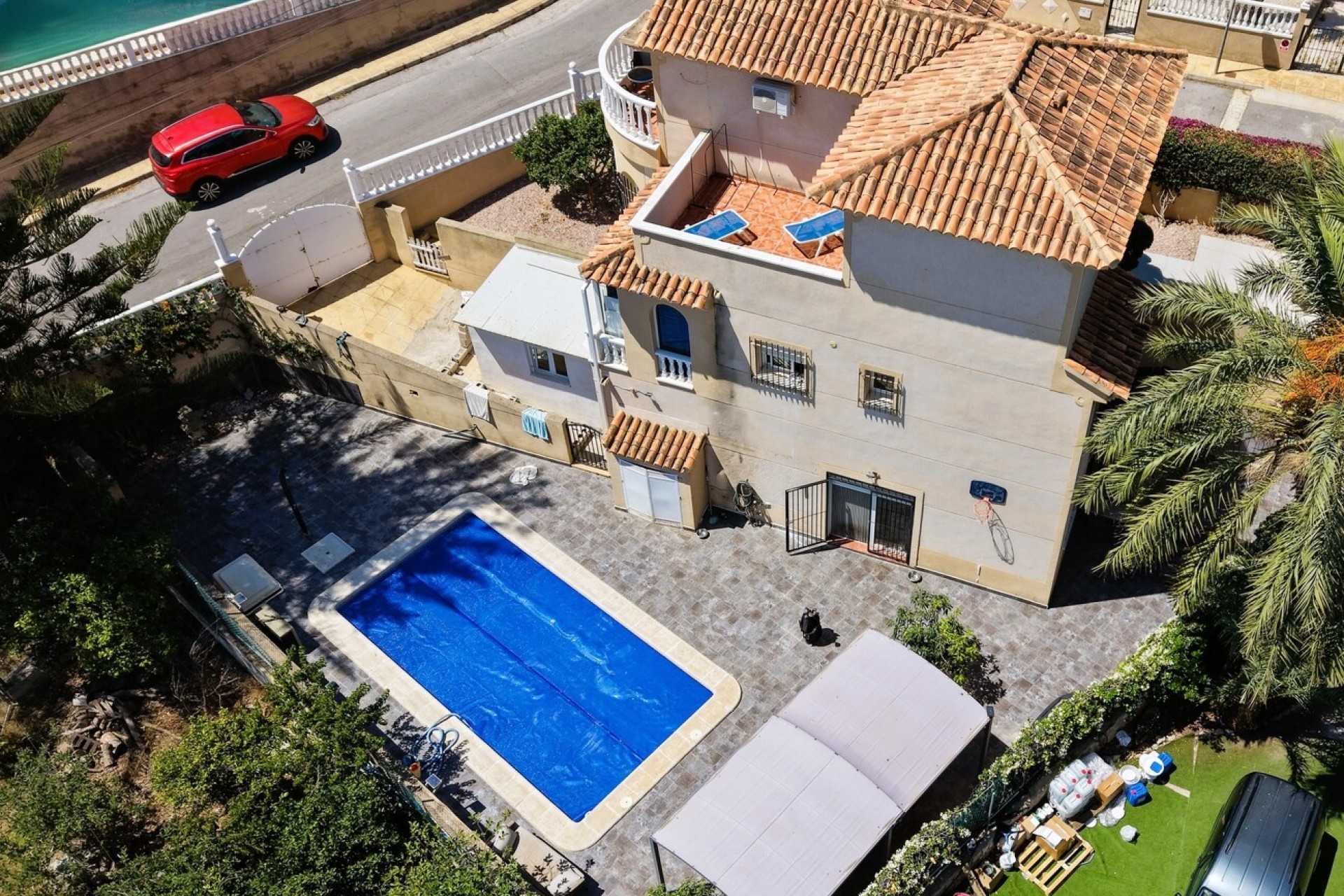 Wiederverkauf - Freistehende Villa -
Villamartín