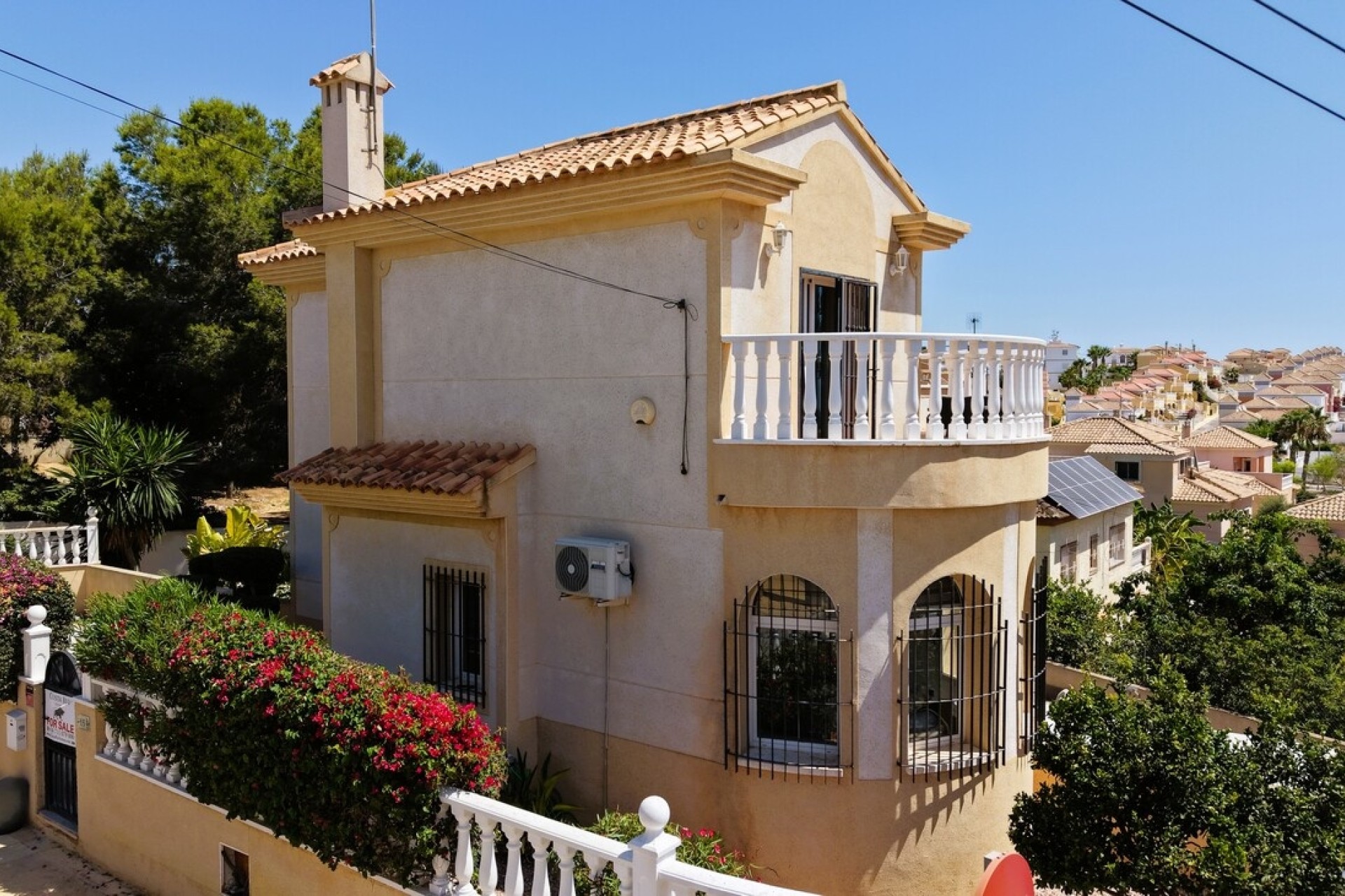 Wiederverkauf - Freistehende Villa -
Villamartín
