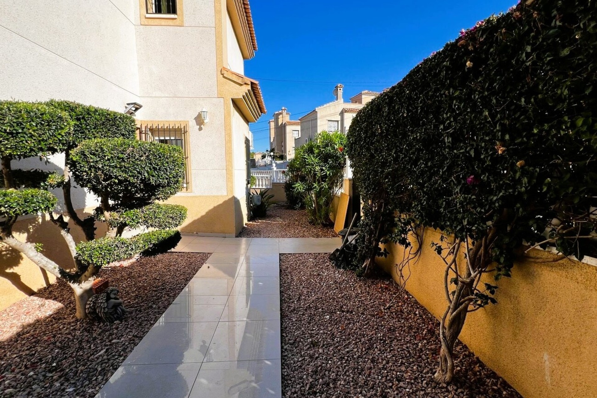 Wiederverkauf - Freistehende Villa -
Villamartín