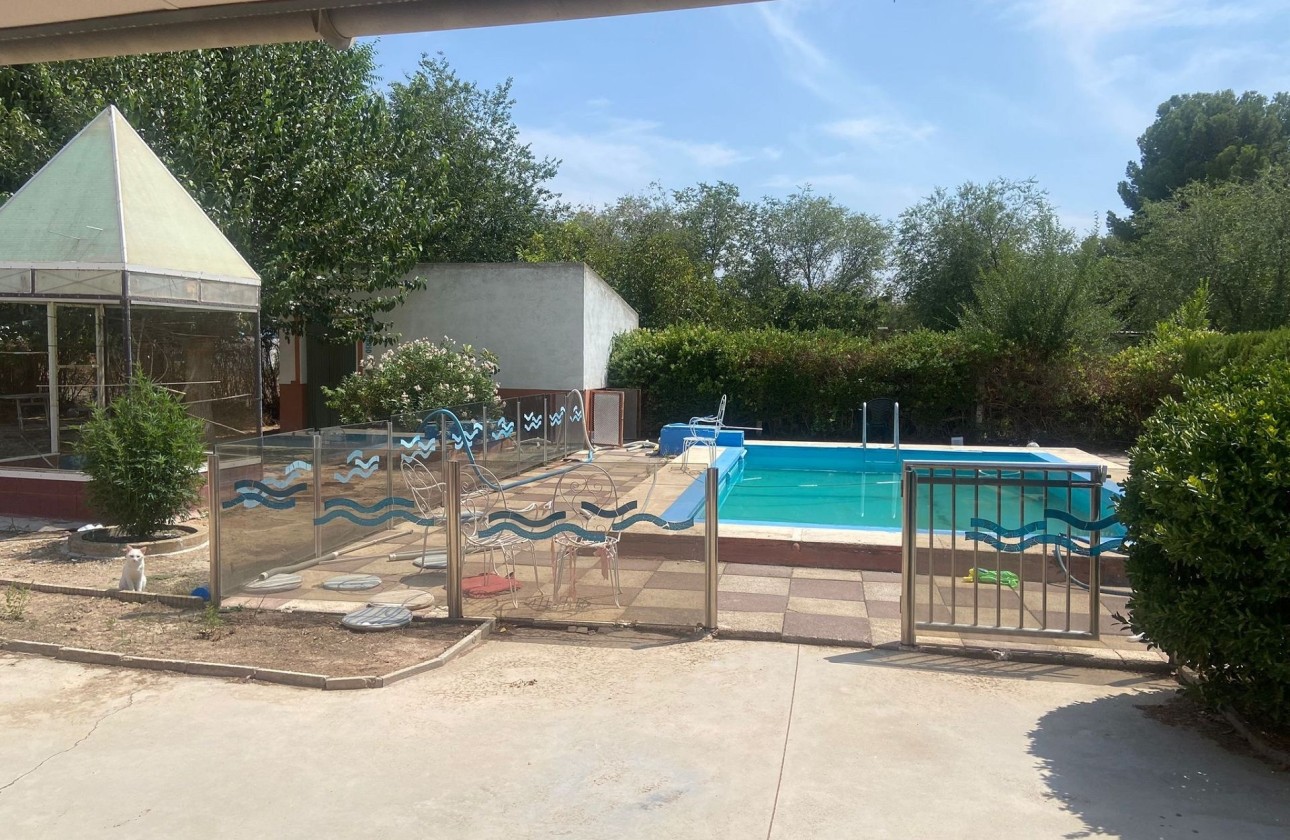 Wiederverkauf - Freistehende Villa -
Villena