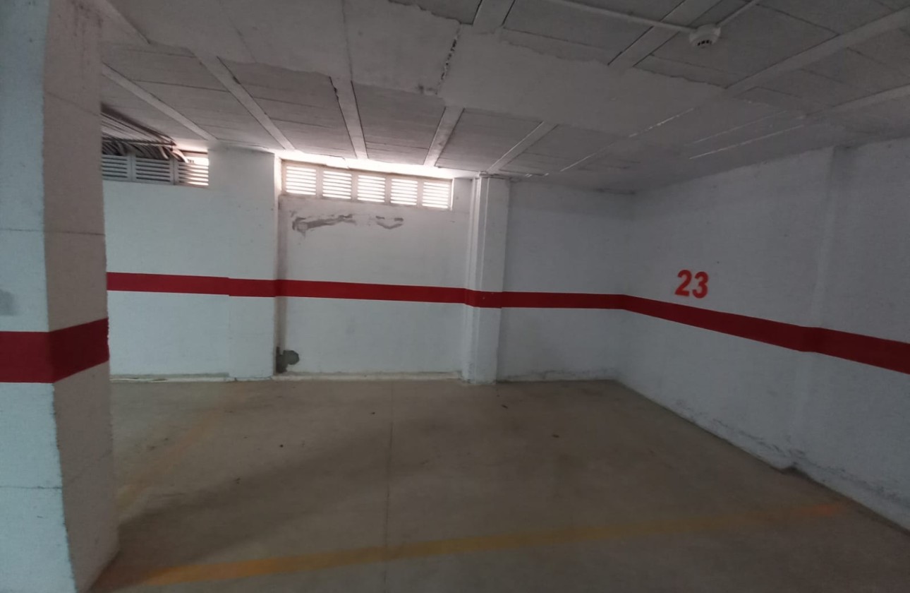 Wiederverkauf - Garage -
La Mata - La Mata, Torrevieja