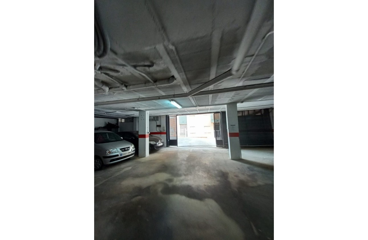 Wiederverkauf - Garage -
La Mata - La Mata, Torrevieja