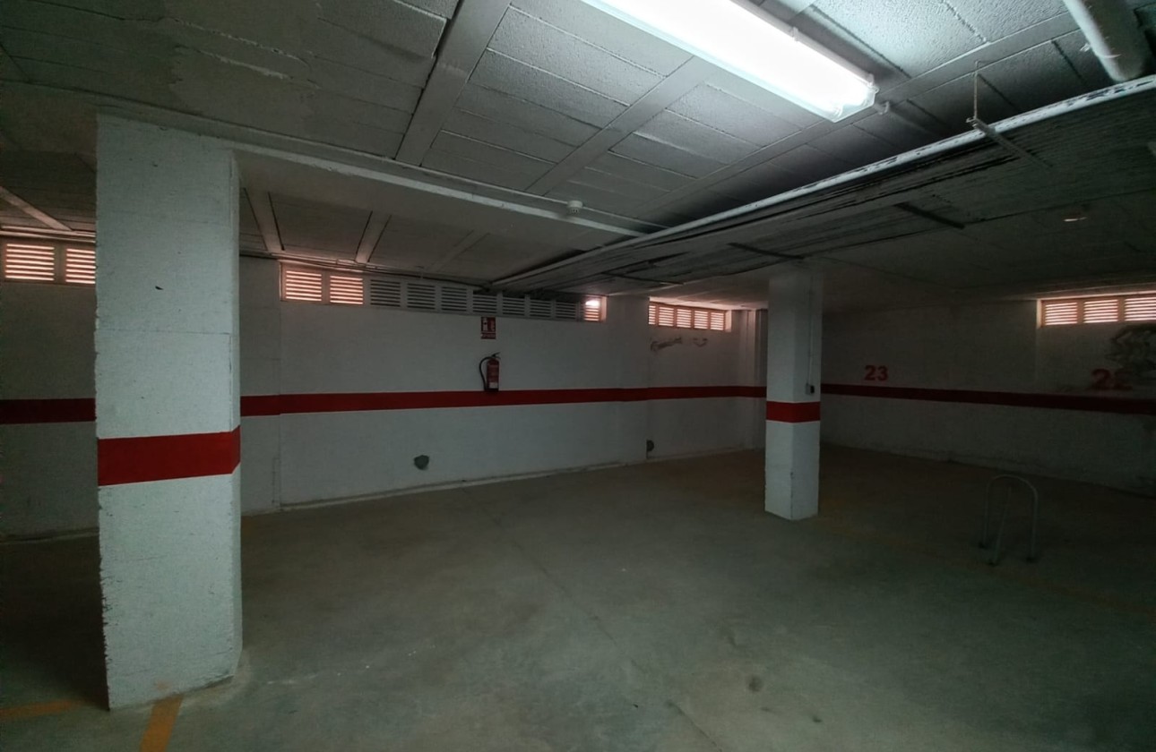 Wiederverkauf - Garage -
La Mata - La Mata, Torrevieja