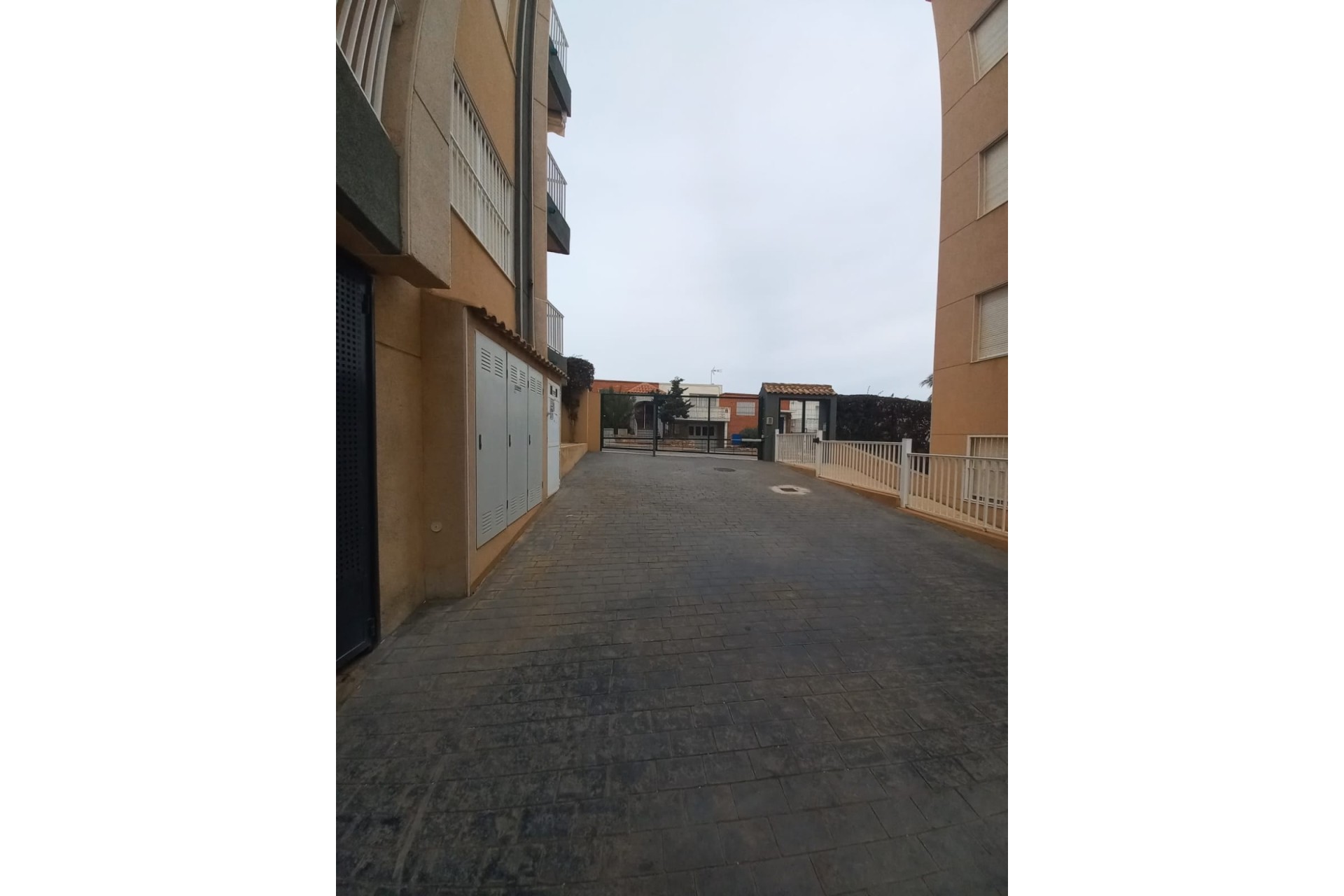 Wiederverkauf - Garage -
La Mata - La Mata, Torrevieja
