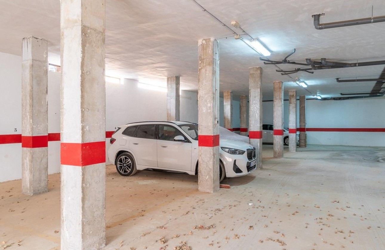 Wiederverkauf - Garage -
Orihuela Costa - Montezenia