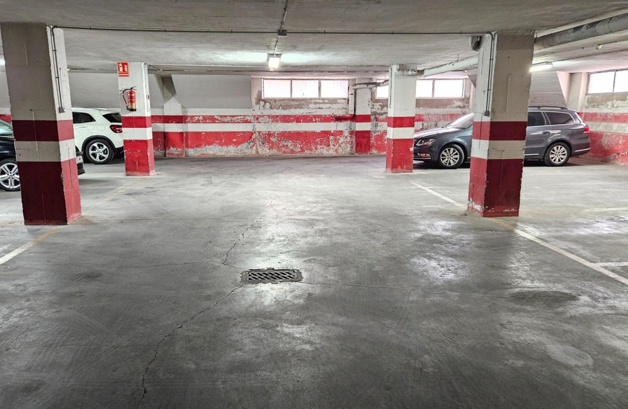Wiederverkauf - Garage -
Torrevieja - Playa del Cura