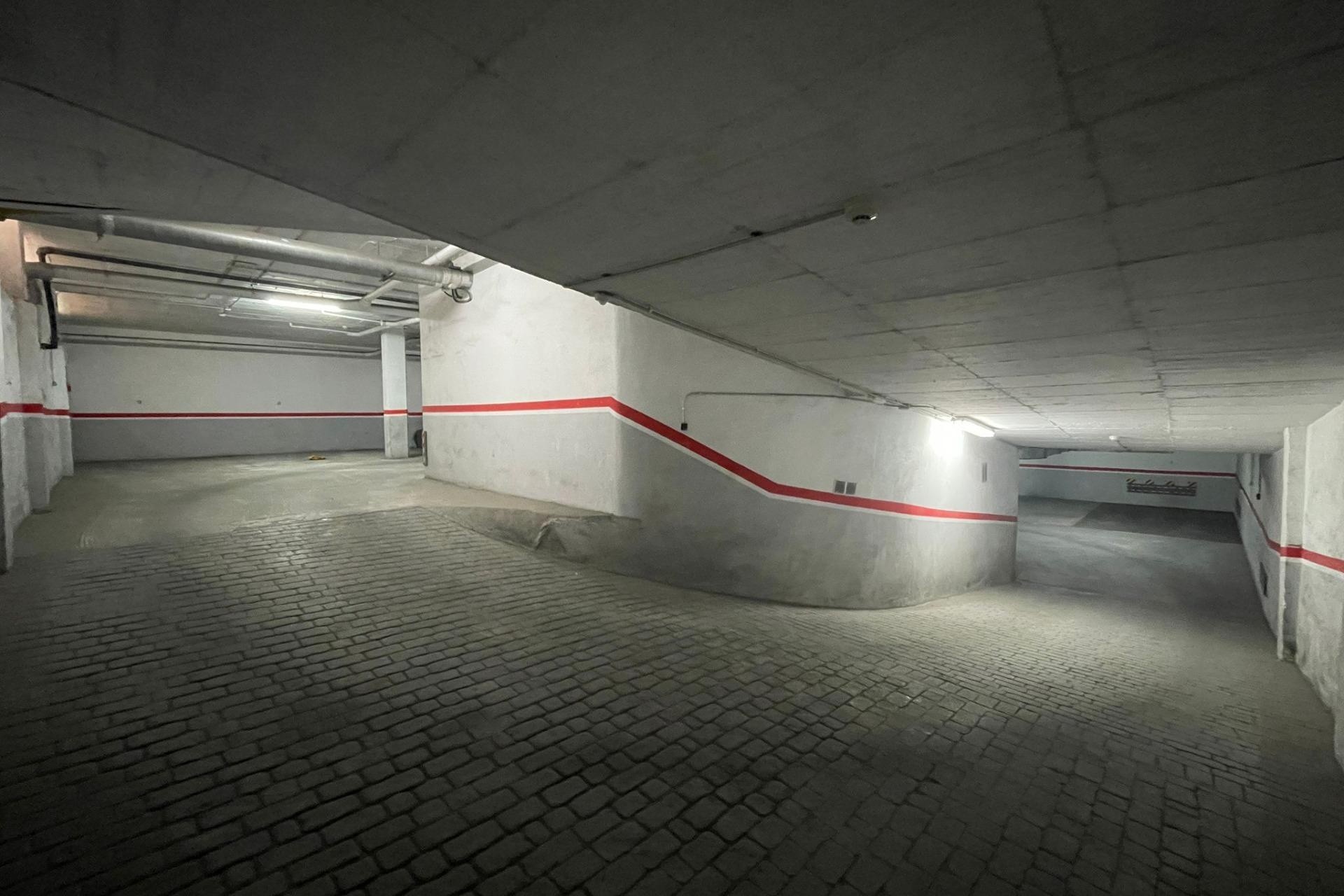 Wiederverkauf - Garage -
Torrevieja - Playa del Cura
