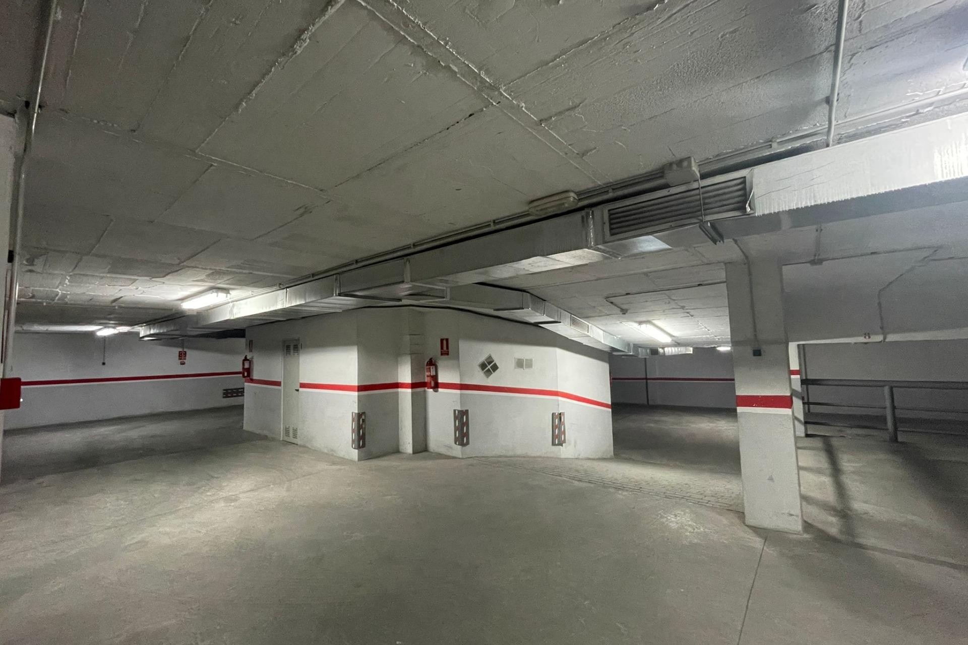 Wiederverkauf - Garage -
Torrevieja - Playa del Cura