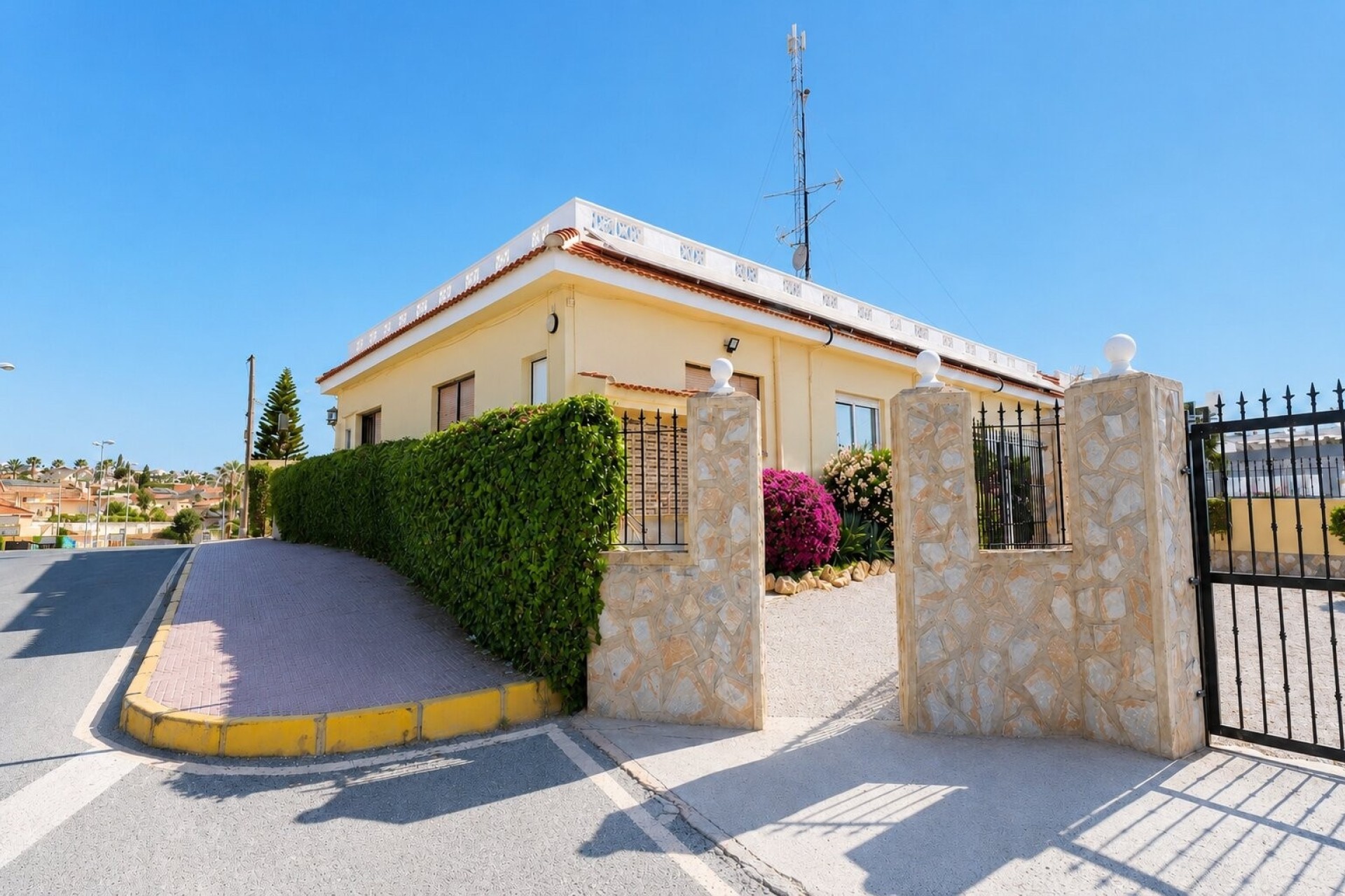 Wiederverkauf - Kommerziell -
Ciudad Quesada - Rojales - Doña Pepa