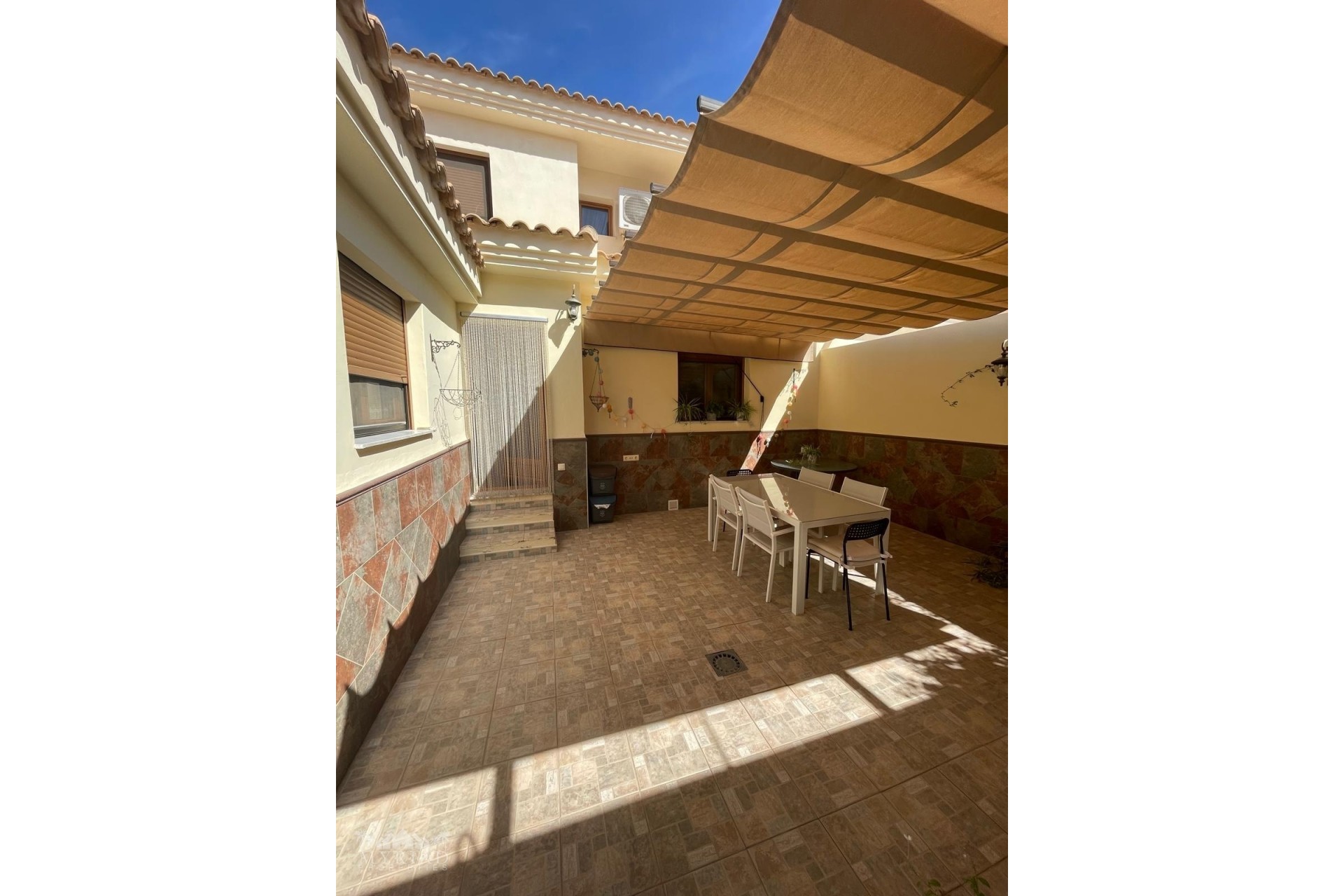 Wiederverkauf - Reihenhaus -
Pinoso - Pinoso Alicante