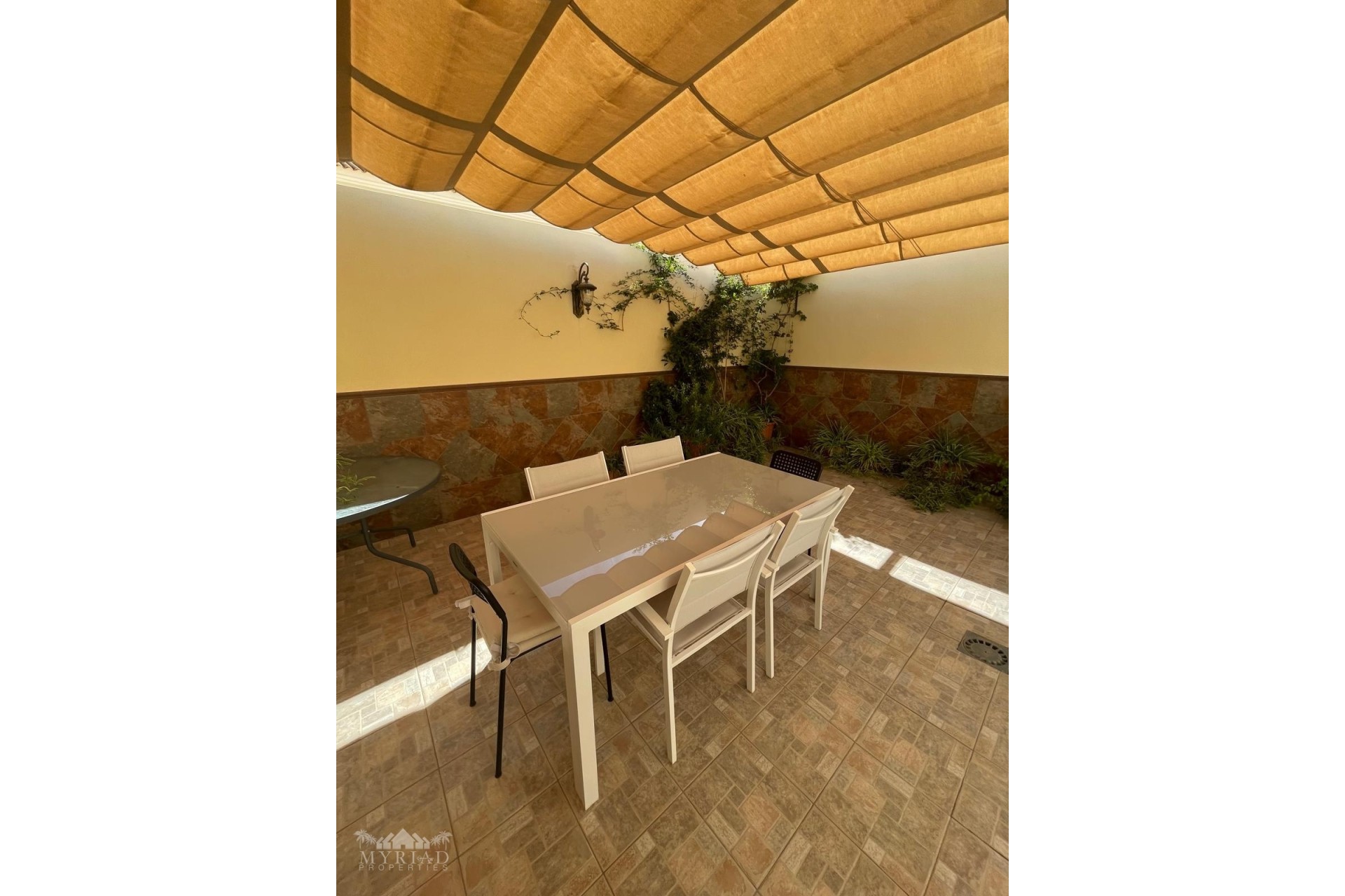 Wiederverkauf - Reihenhaus -
Pinoso - Pinoso Alicante