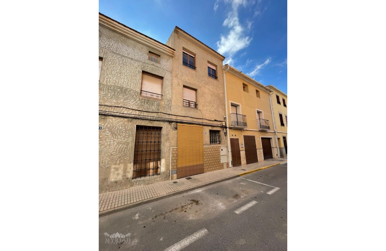 Wiederverkauf - Reihenhaus -
Pinoso - Pinoso Alicante