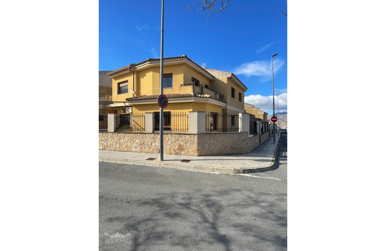 Wiederverkauf - Reihenhaus -
Pinoso - Pinoso Alicante