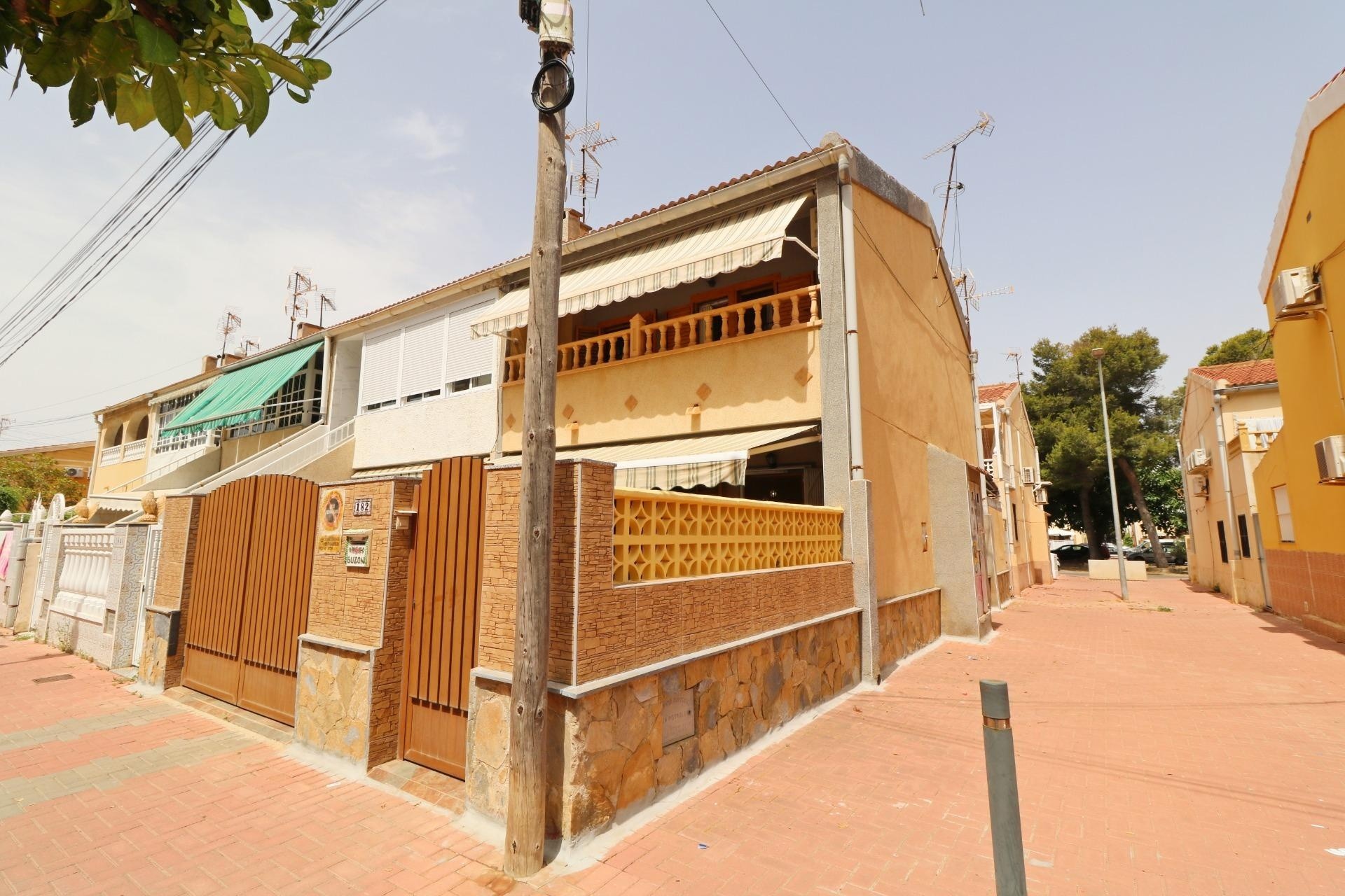 Wiederverkauf - Reihenhaus -
Torrevieja - Playa de los Naufragos