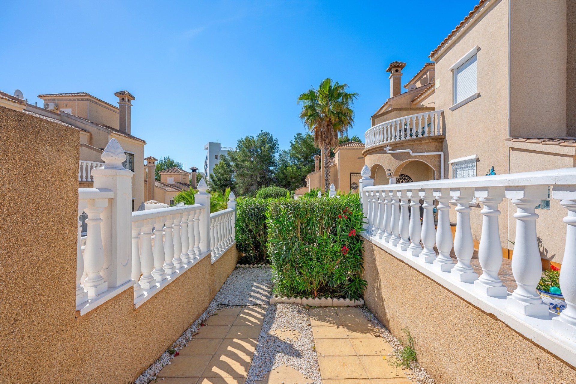 Wiederverkauf - Reihenhaus -
Villamartín - Costa Blanca
