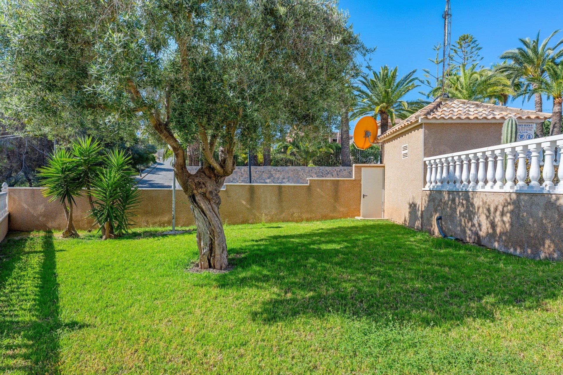 Wiederverkauf - Reihenhaus -
Villamartín - Costa Blanca