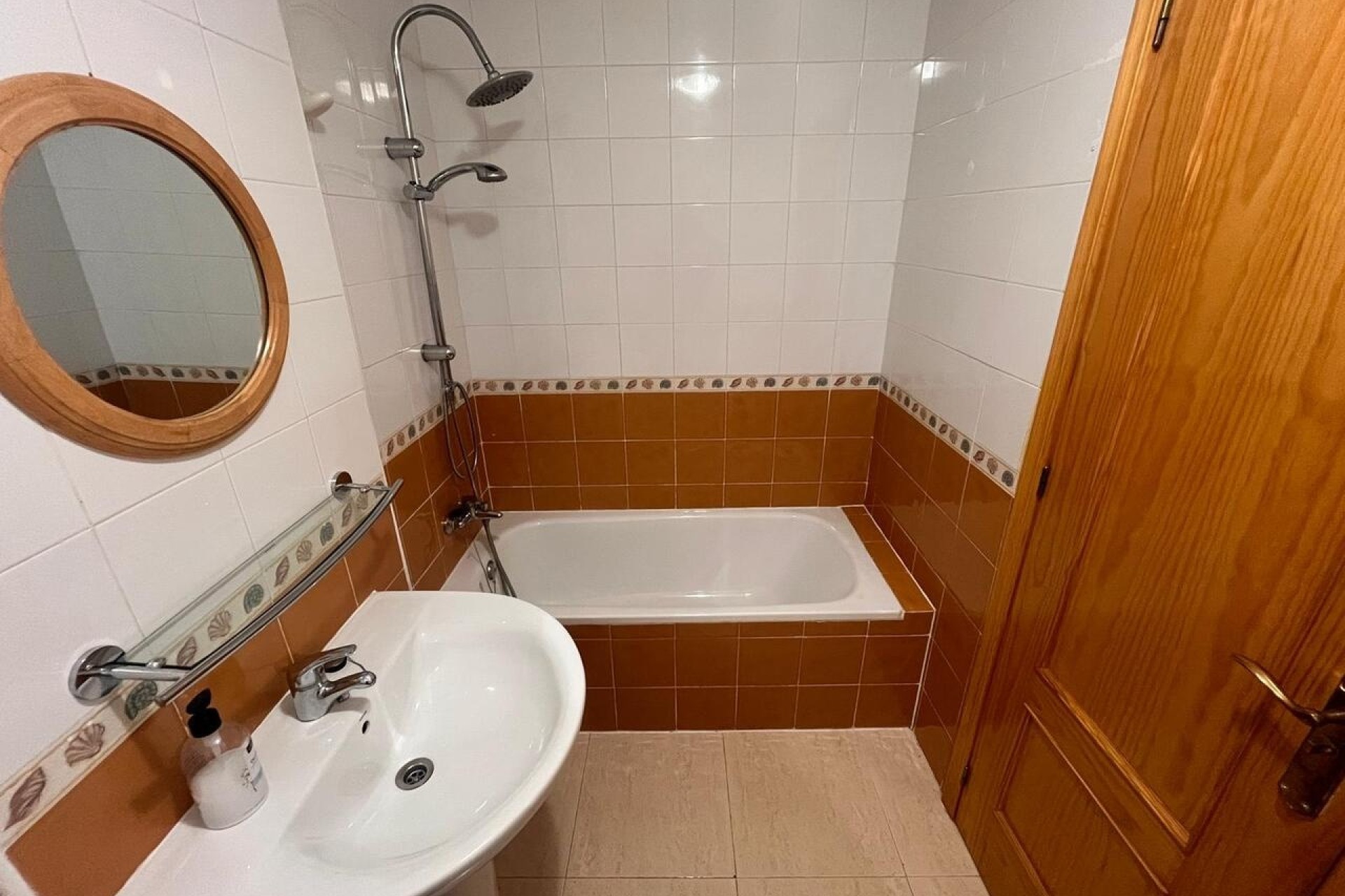Wiederverkauf - Wohnung / Apartment -
Algorfa
