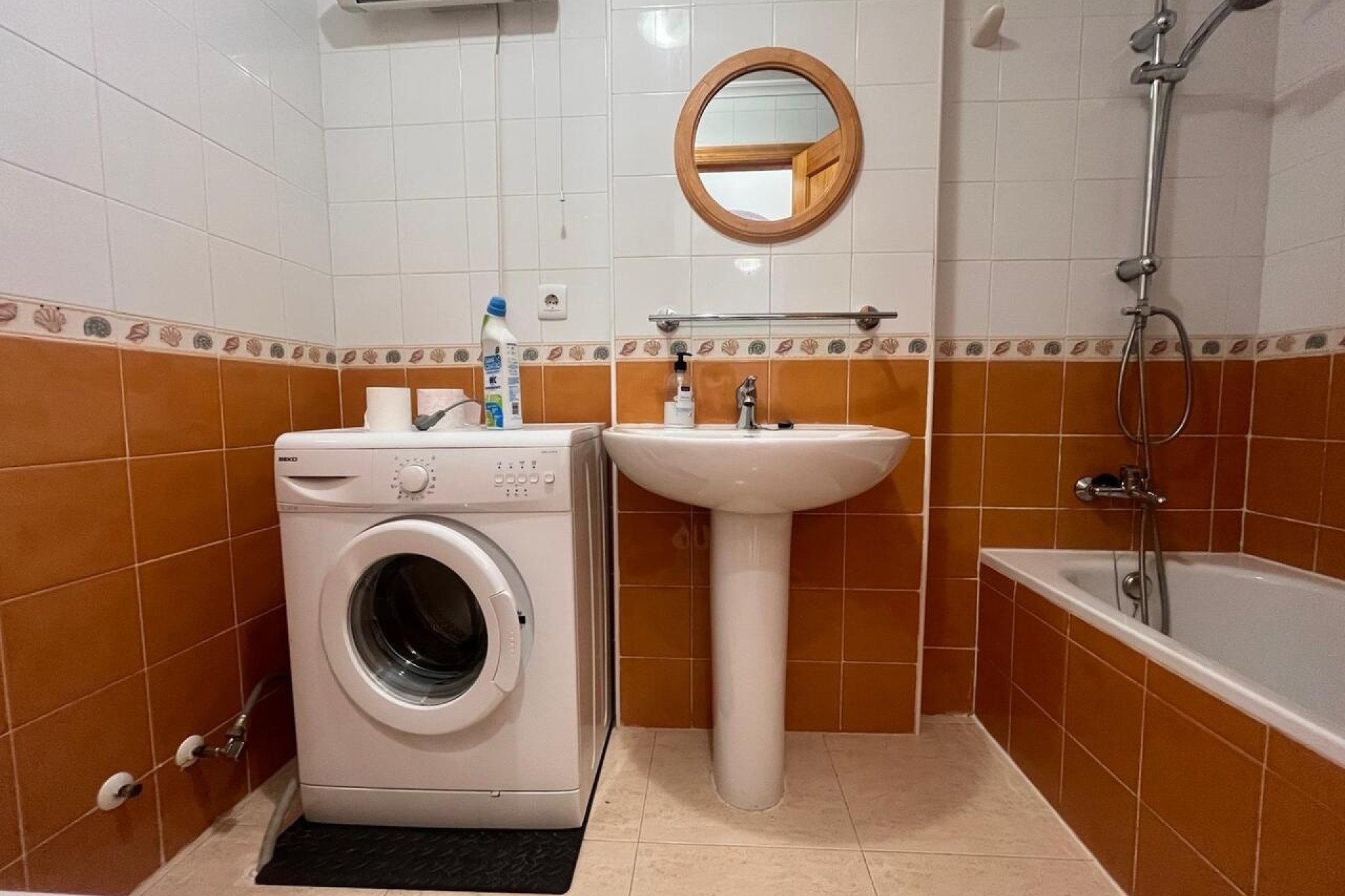 Wiederverkauf - Wohnung / Apartment -
Algorfa